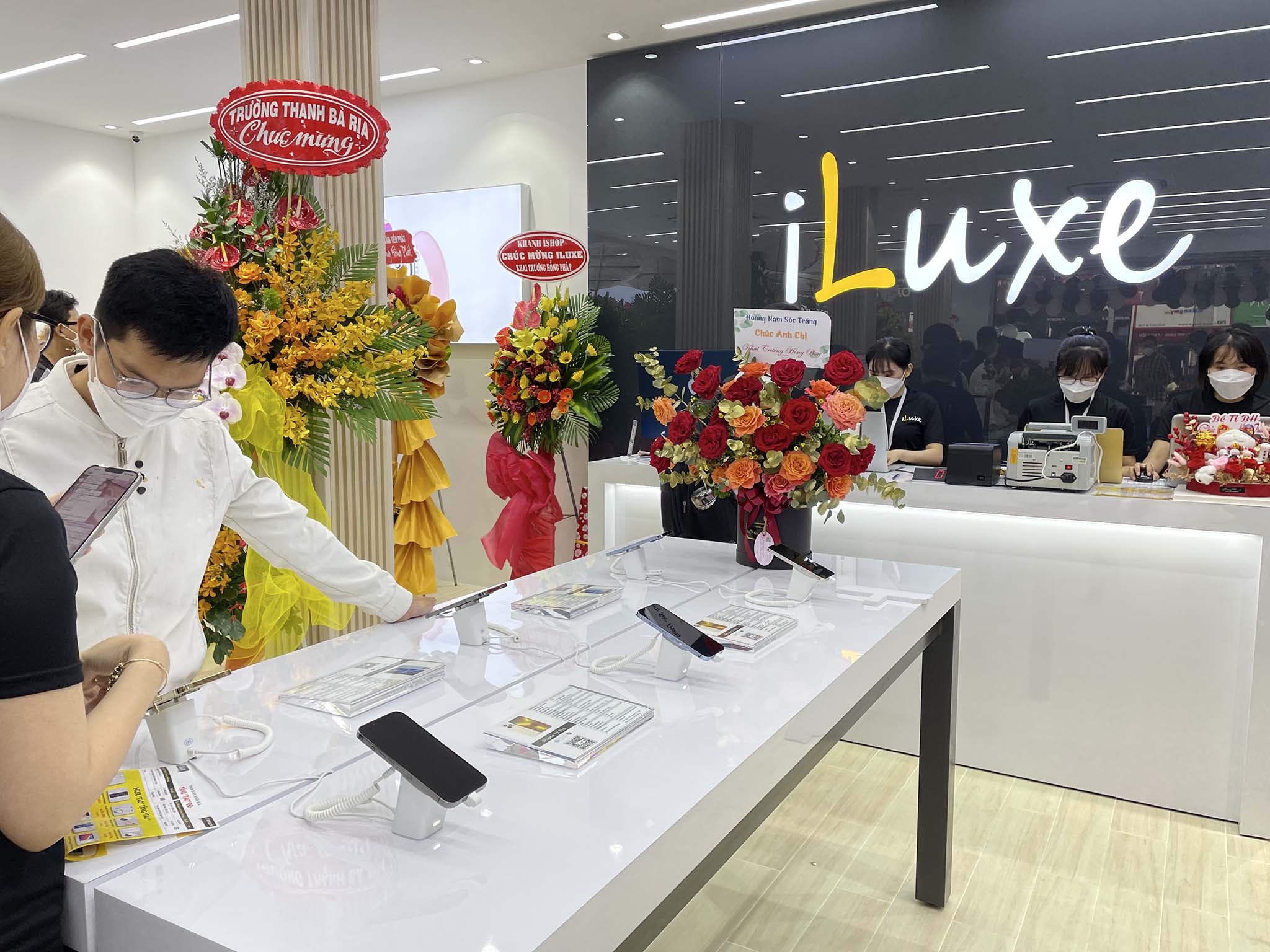 iLuxe chính thức khai trương: Thêm điểm đến đáng tin cậy dành cho fan táo