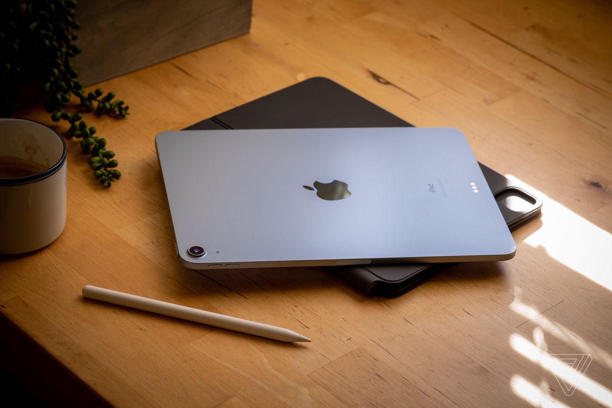 iPadOS 16 có thể sẽ biến hoá trải nghiệm multitasking trở nên tốt hơn và giống laptop hơn