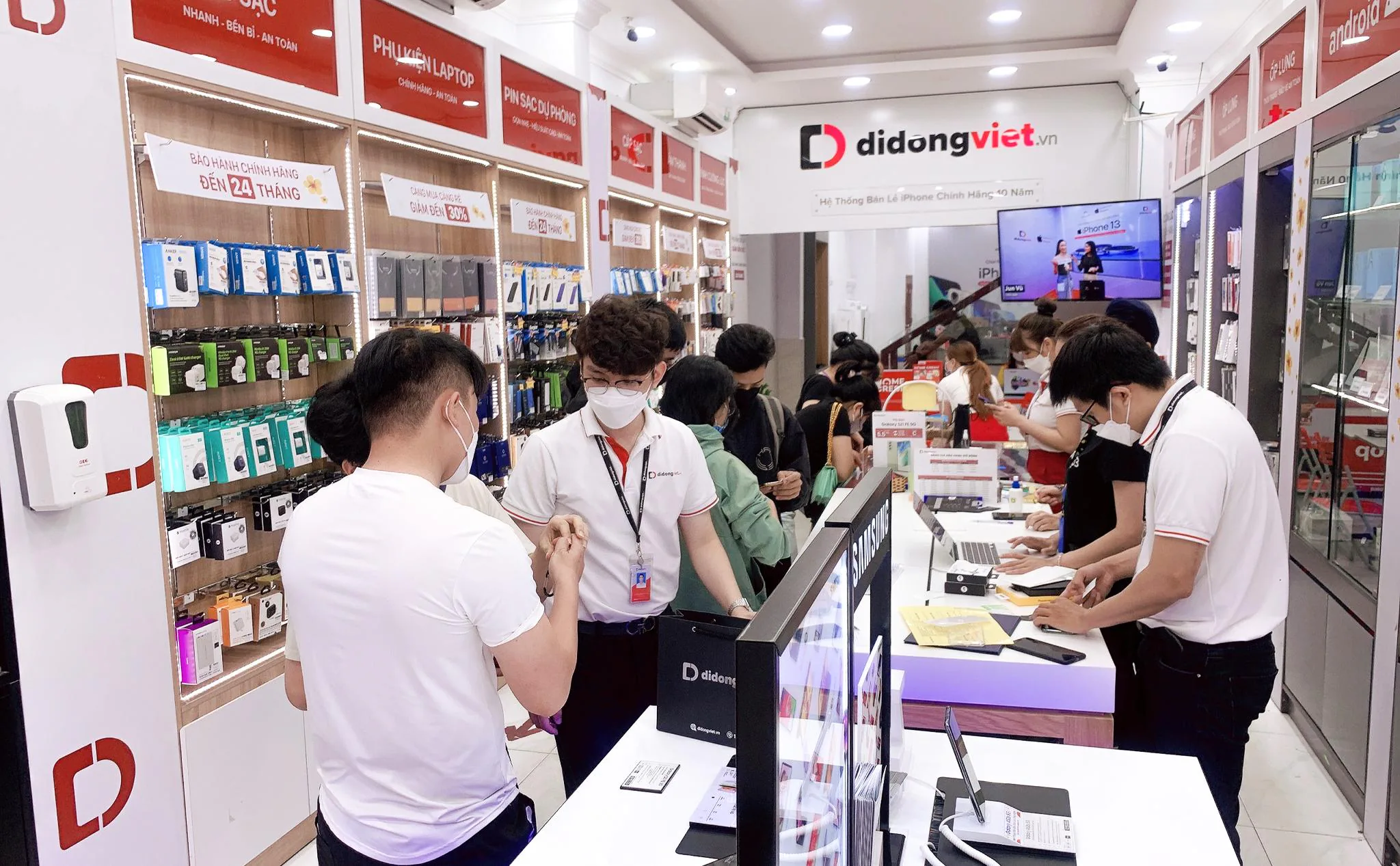 Nhu cầu mua sắm cao, nhiều hệ thống bán lẻ di động mở cửa xuyên Tết