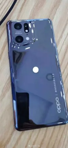 Lộ diện ảnh Oppo Find X5 Pro với mặt lưng bóng bẩy