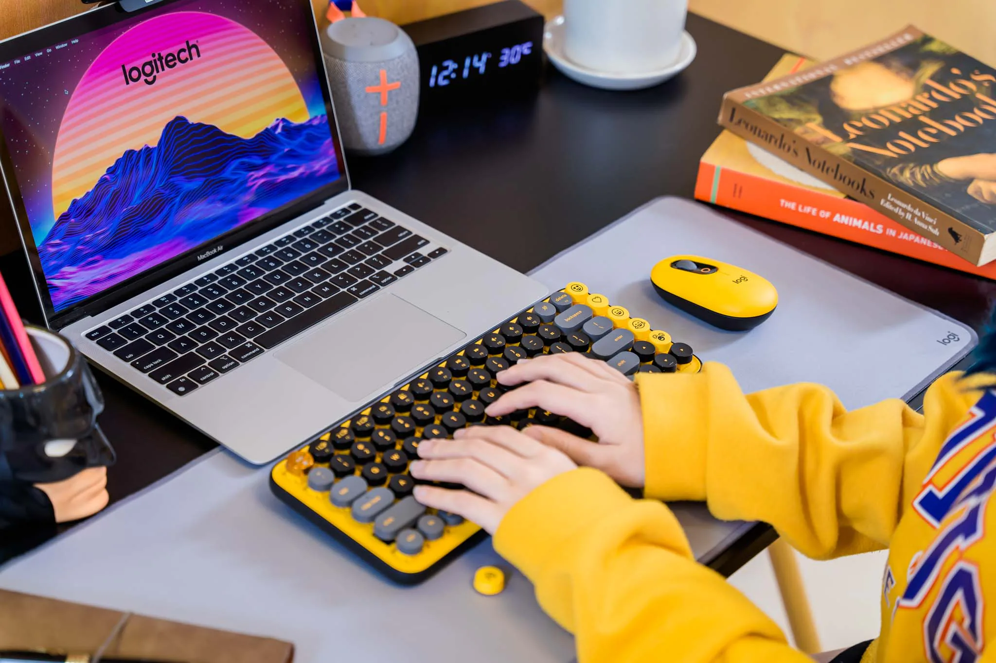 Logitech giới thiệu dòng sản phẩm Studio Series mới, ấn tượng với bàn phím cơ POP Keys có phím tắt Emoji tùy chỉnh