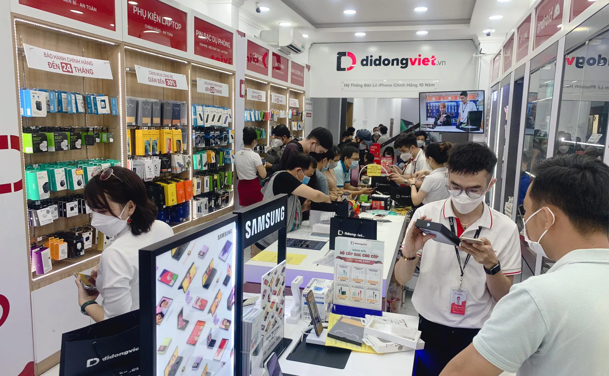Samsung Galaxy S21 FE chính thức mở bán tại Việt Nam kèm bộ quà tặng lên đến 7 triệu đồng