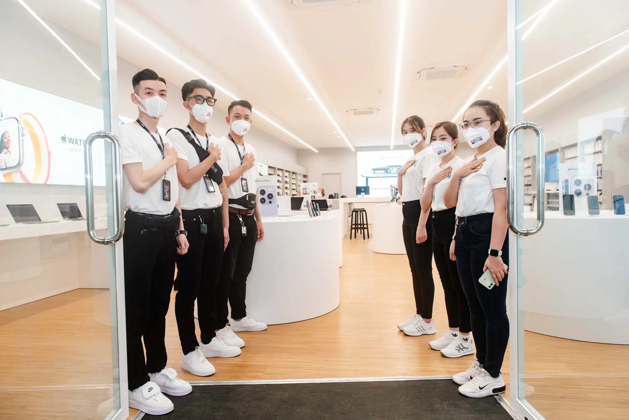 Ra mắt cửa hàng cao cấp đầu tiên tại Hà Nội, TopZone trở thành hệ thống bán lẻ hàng Apple lớn nhất Việt Nam