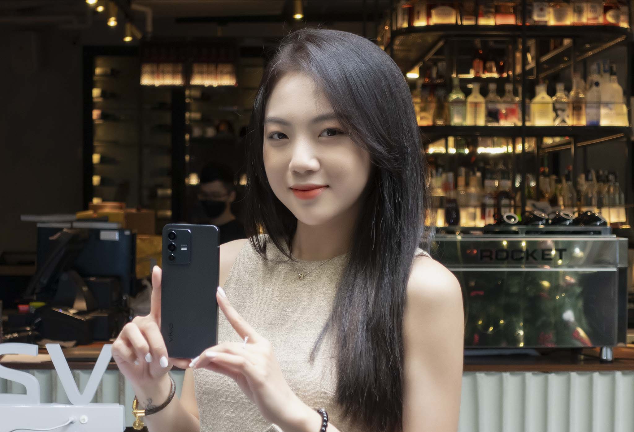 vivo V23 5G ra mắt tại Việt Nam: nâng tầm trải nghiệm chụp ảnh selfie cùng thiết kế tinh xảo, kết nối 5G tốc độ cao