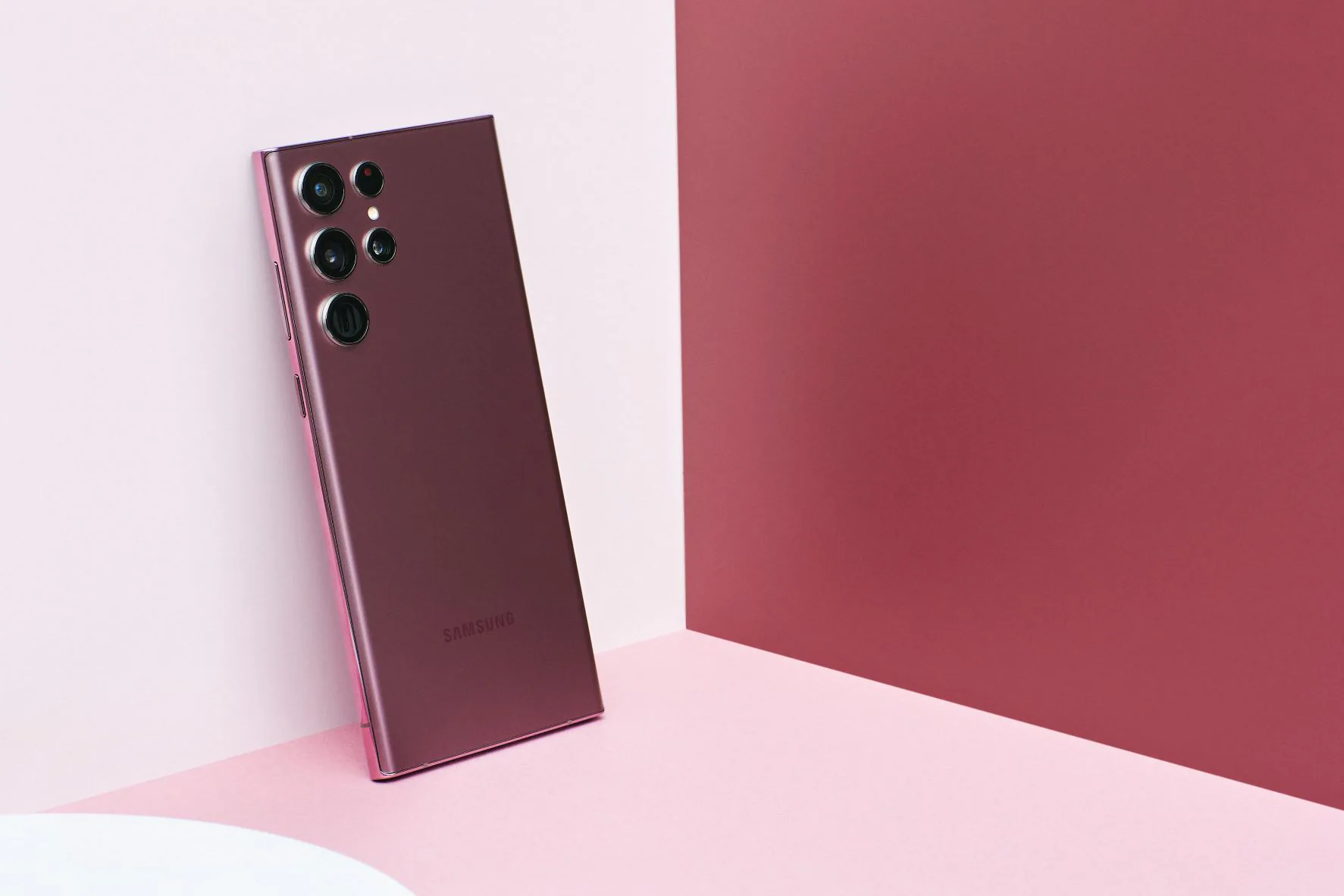 Bảng giá Samsung tháng 1/2024: Galaxy Z Fold5 và Z Flip5 giá lần lượt 29.59 triệu và 16.79 triệu, Galaxy S23 Ultra giá 21.99 triệu đồng