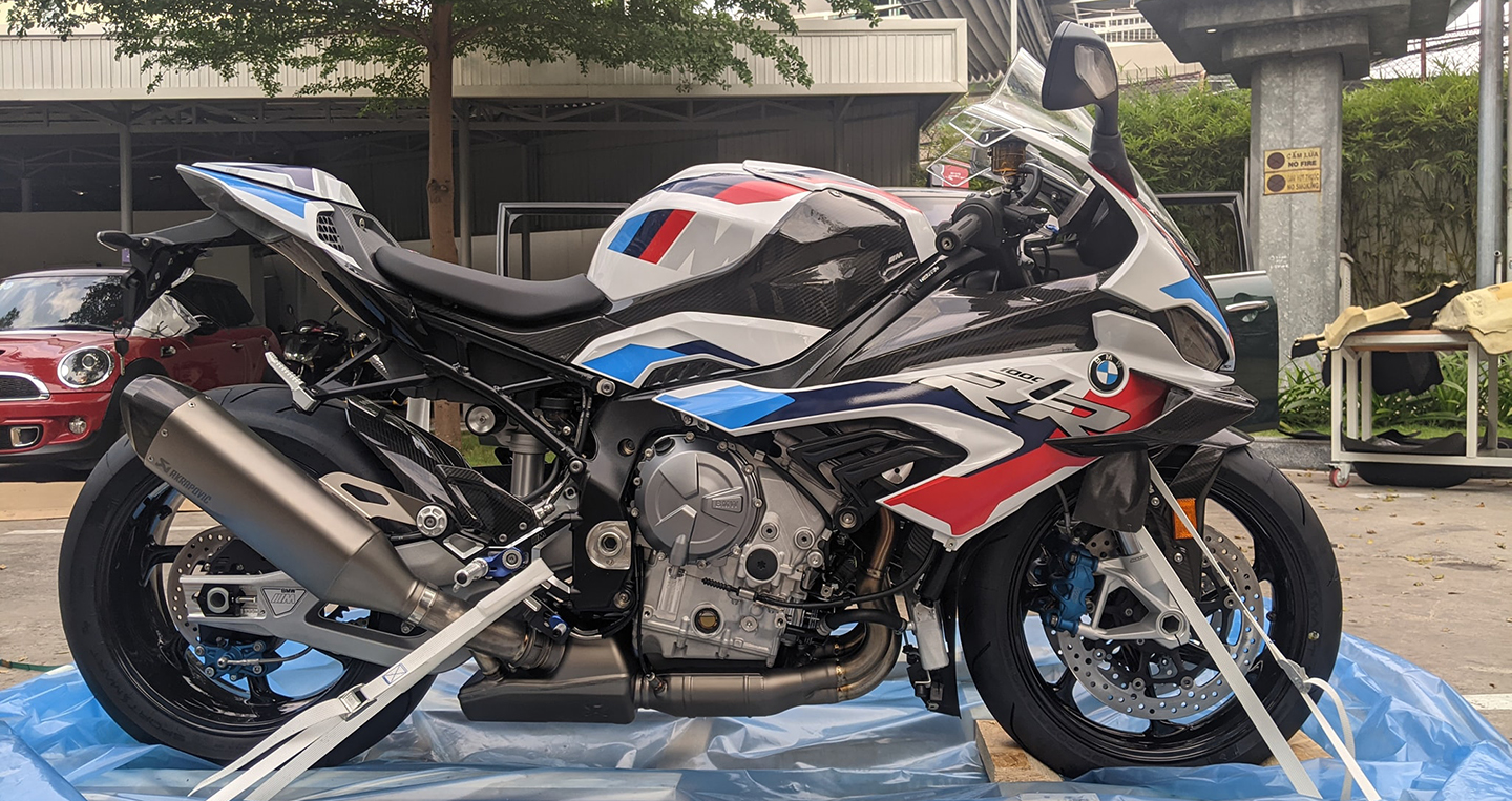 Siêu mô tô BMW M1000RR phiên bản 2021 đã đến Việt Nam, giá bán hơn 1.5 tỷ đồng