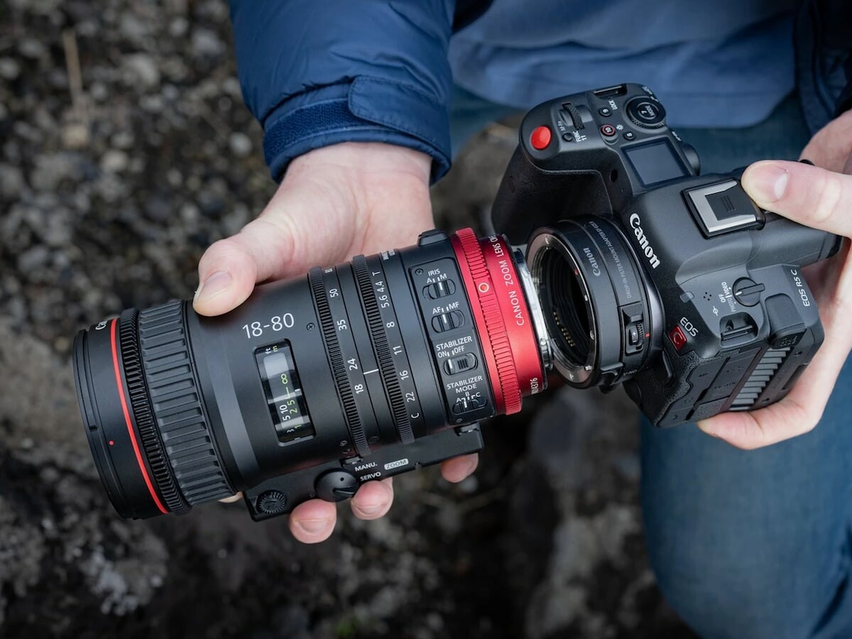 Canon trình làng máy ảnh Điện ảnh kỹ thuật số EOS R5 C 8K RAW, bán ra từ tháng 3/2022