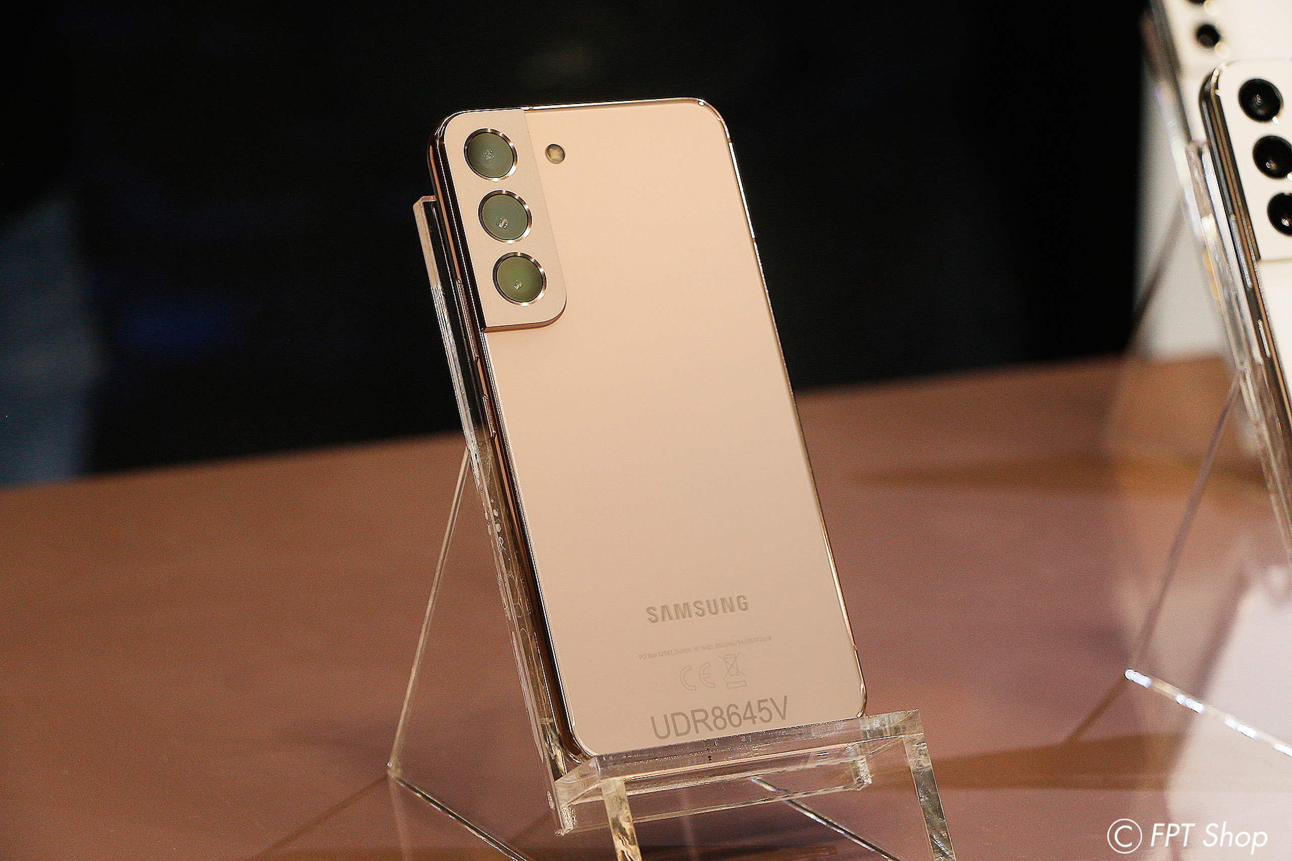 Dòng ‘Note’ đã trở lại trên Galaxy S22 Ultra, FPT Shop tặng ưu đãi đến 8 triệu cho khách đặt trước