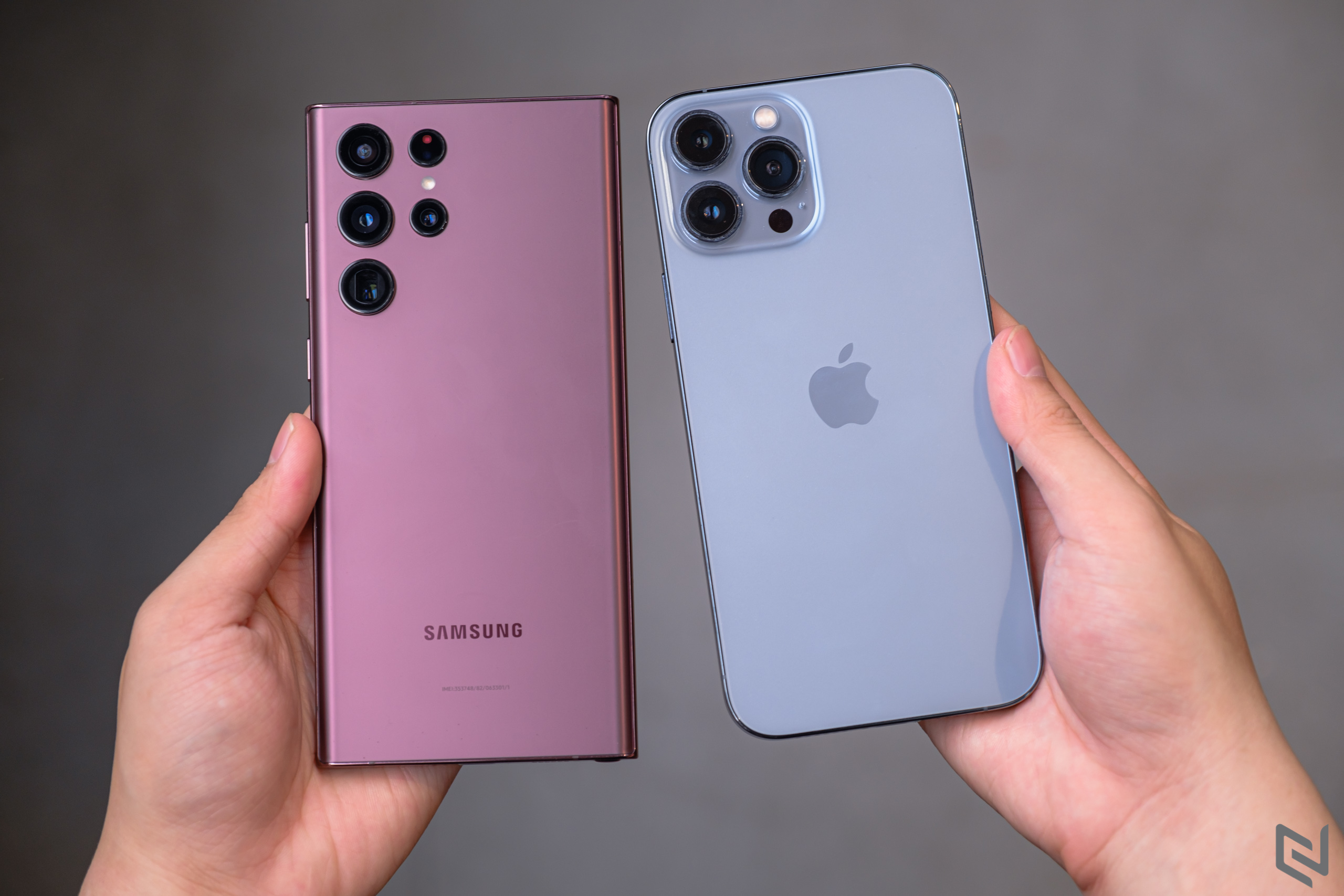 So sánh khả năng chụp đêm trên Samsung Galaxy S22 Ultra và Apple iPhone 13 Pro Max: Vị trí dẫn đầu thuộc về ai?