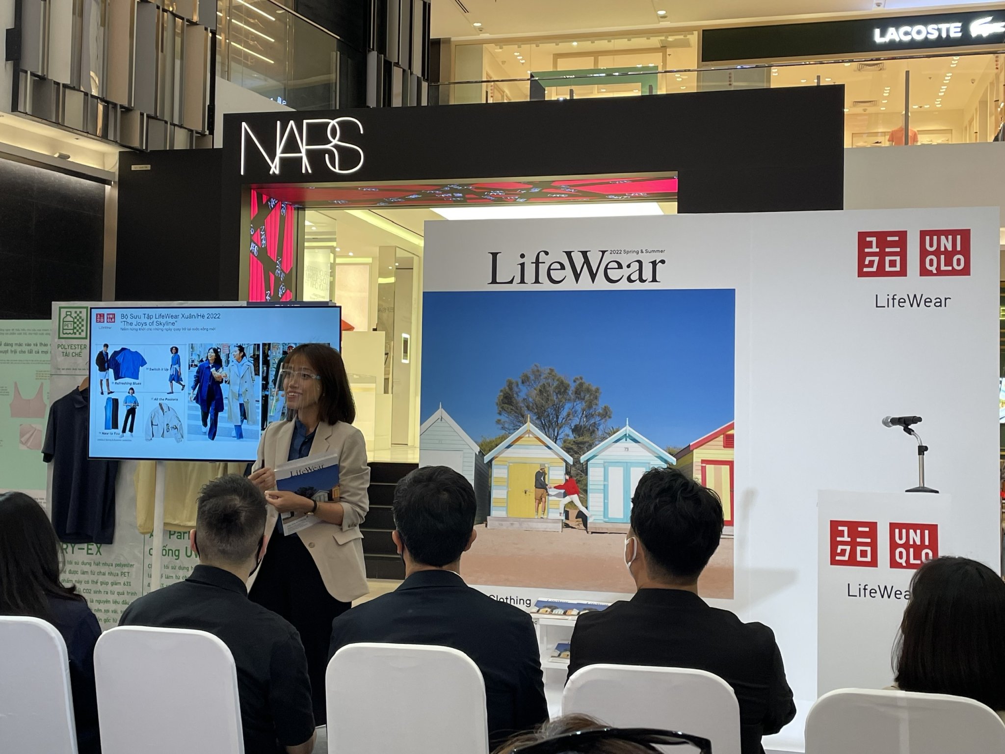 UNIQLO Giới Thiệu Bộ Sưu Tập LifeWear Xuân/Hè 2022 Với Chủ Đề “The Joys of Clothing” - “Khoác Lên Mình Niềm Hân Hoan Của Mùa Mới”