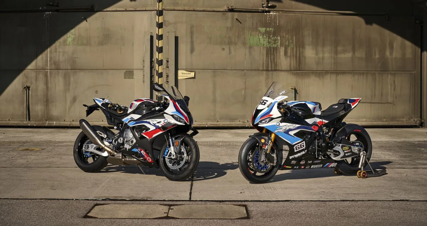 Siêu mô tô BMW M1000RR phiên bản 2021 đã đến Việt Nam, giá bán hơn 1.5 tỷ đồng