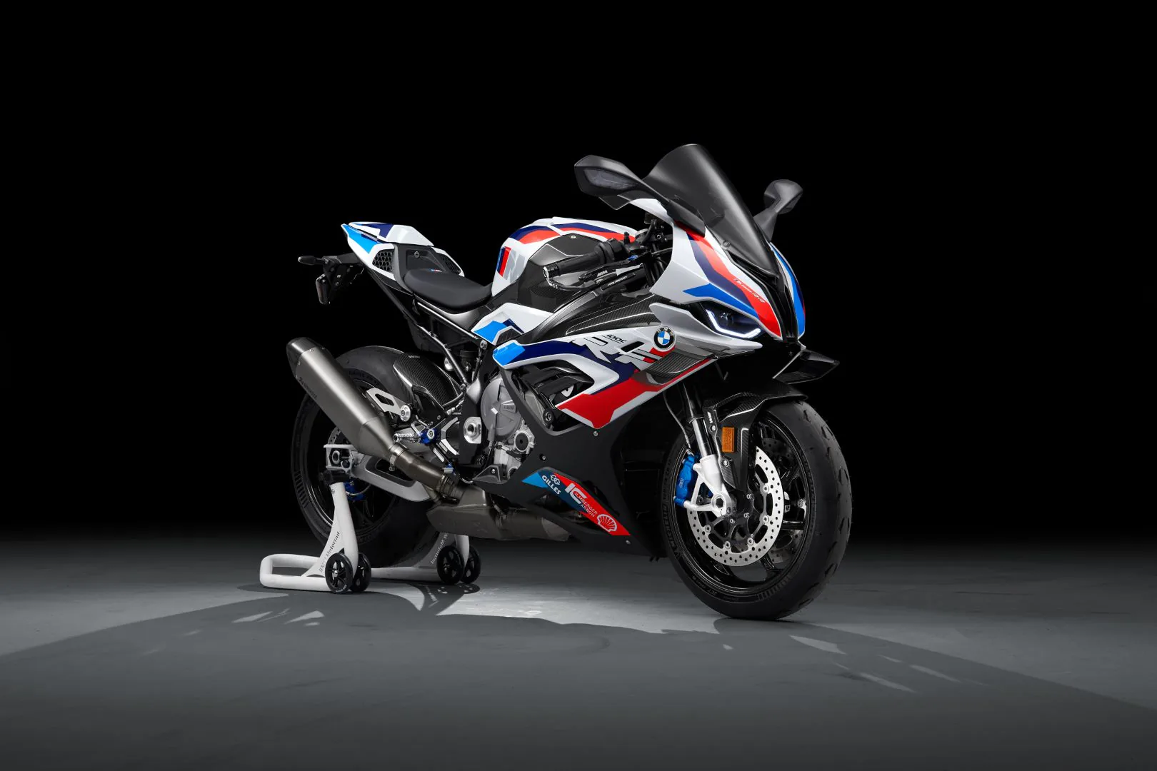 Siêu mô tô BMW M1000RR phiên bản 2021 đã đến Việt Nam, giá bán hơn 1.5 tỷ đồng