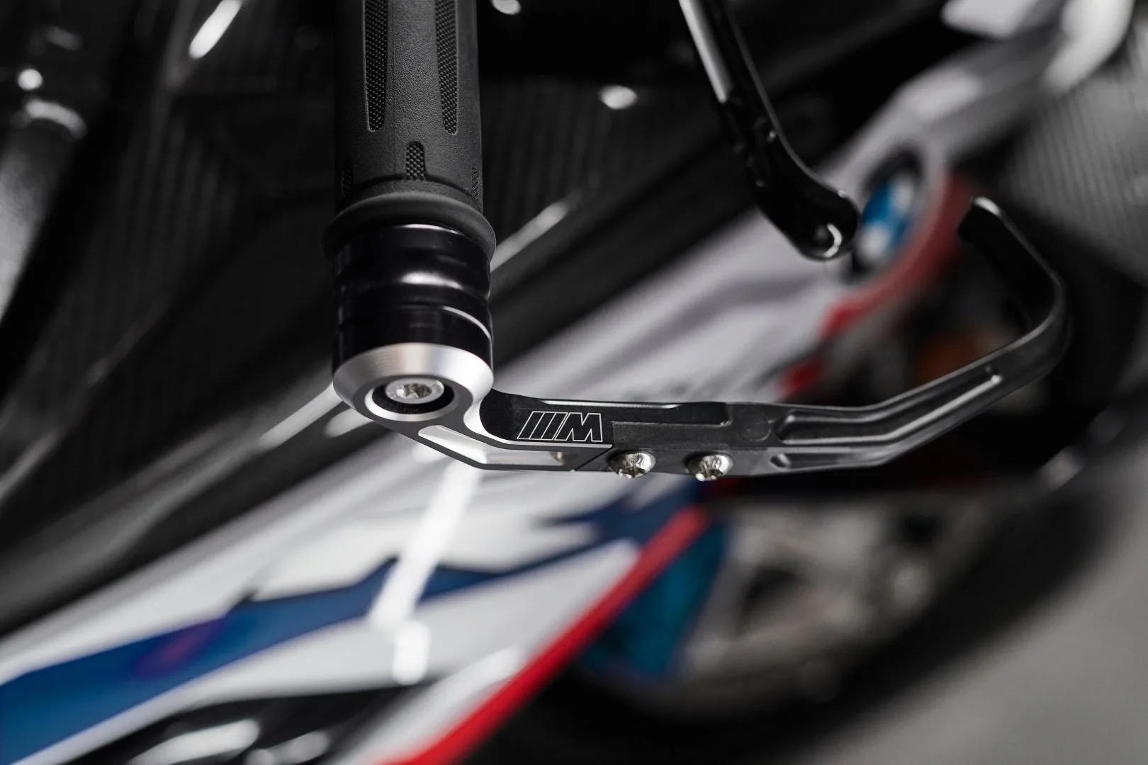 Siêu mô tô BMW M1000RR phiên bản 2021 đã đến Việt Nam, giá bán hơn 1.5 tỷ đồng