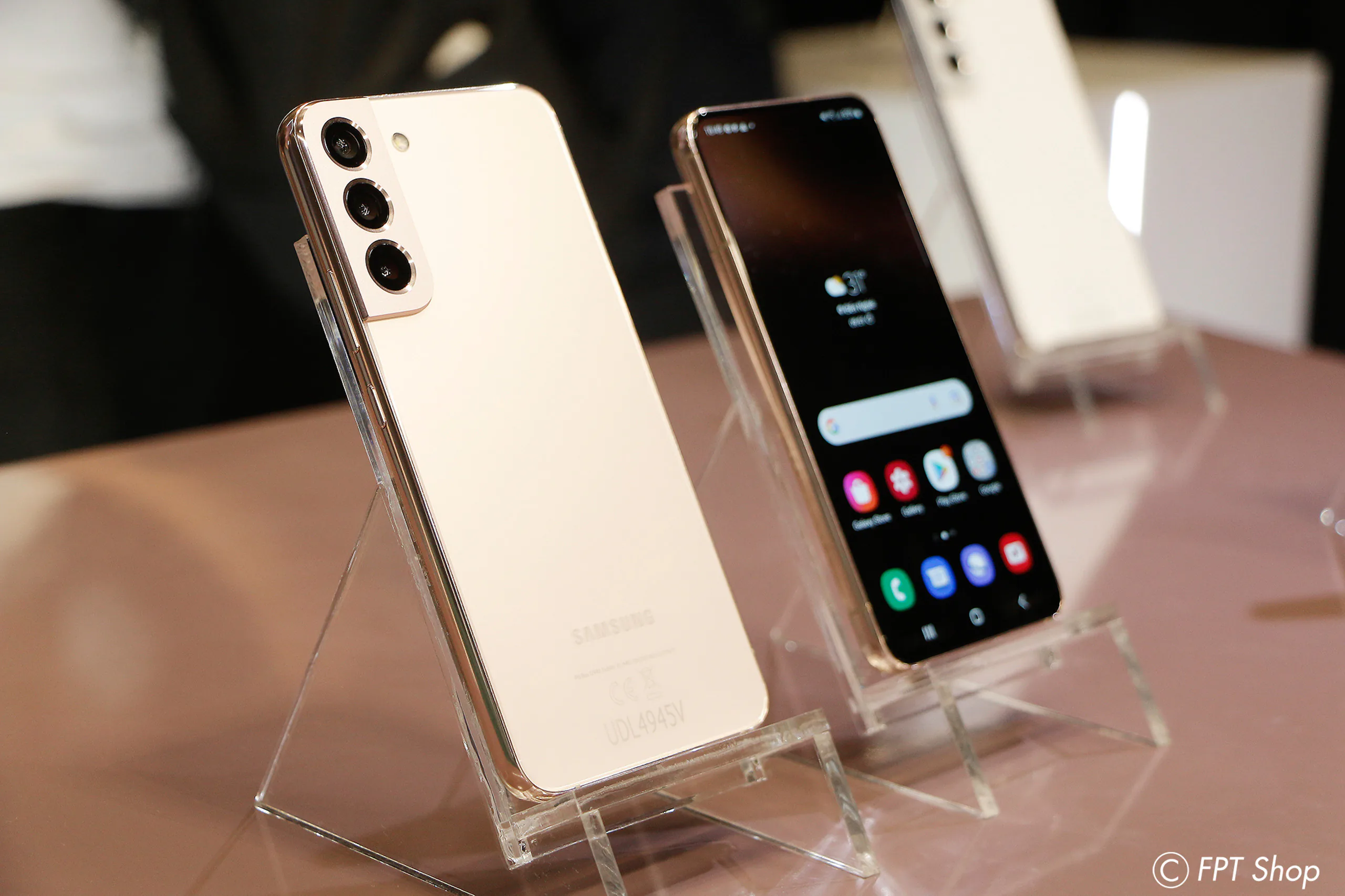 Dòng ‘Note’ đã trở lại trên Galaxy S22 Ultra, FPT Shop tặng ưu đãi đến 8 triệu cho khách đặt trước