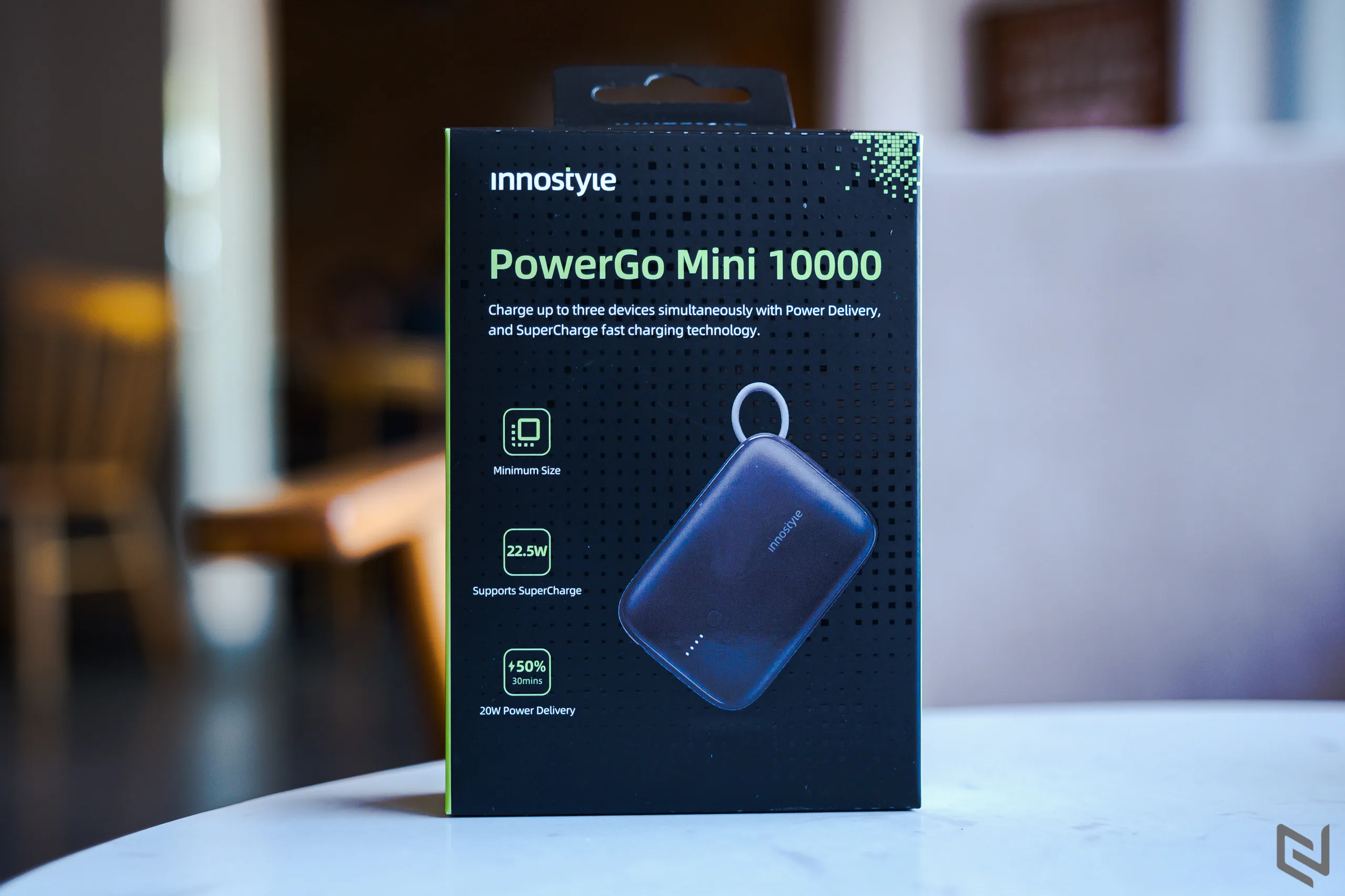 Trên tay sạc dự phòng Innostyle PowerGo Mini 10000 mAh, nhỏ bằng thẻ ATM, công suất 22.5W