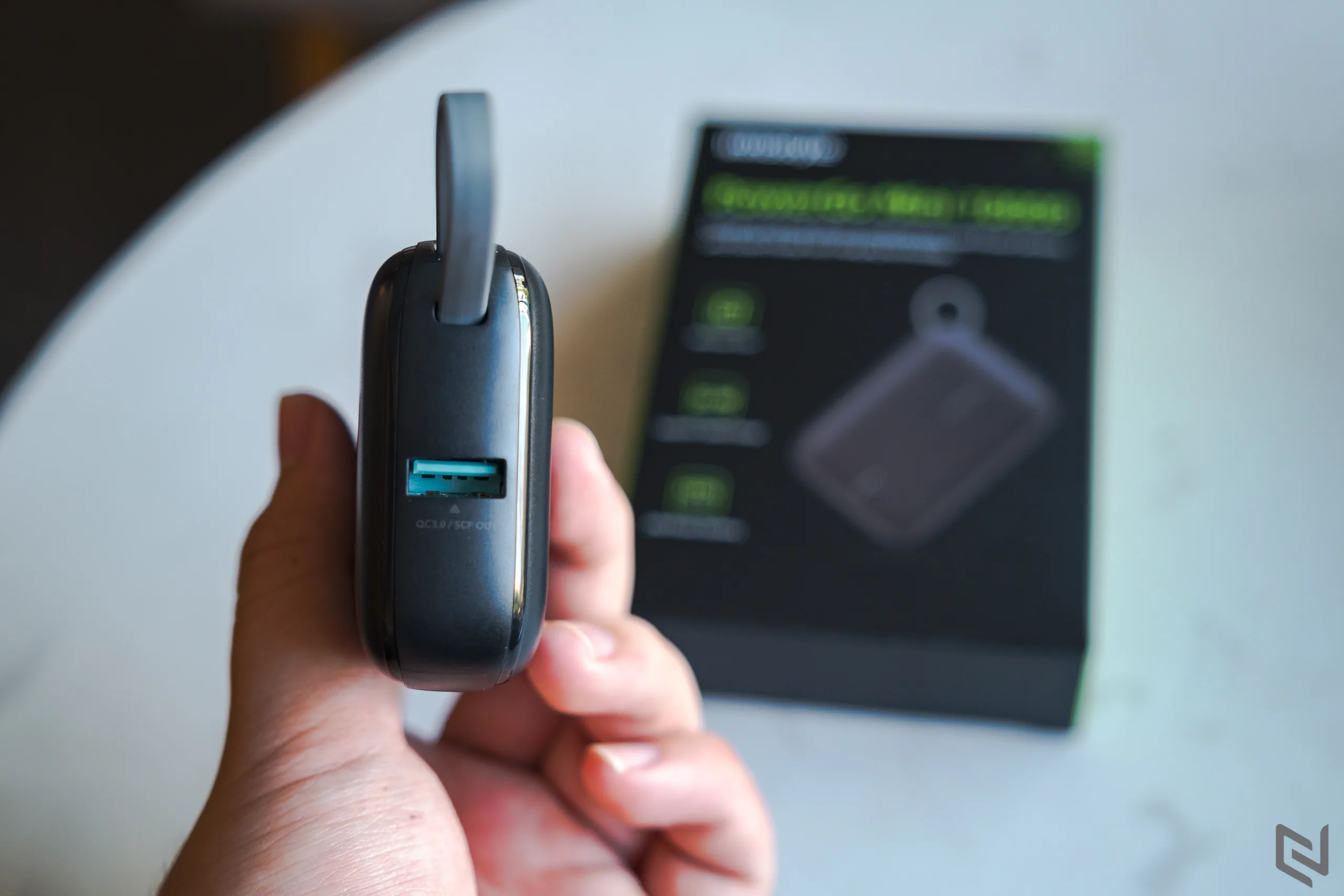 Trên tay sạc dự phòng Innostyle PowerGo Mini 10000 mAh, nhỏ bằng thẻ ATM, công suất 22.5W