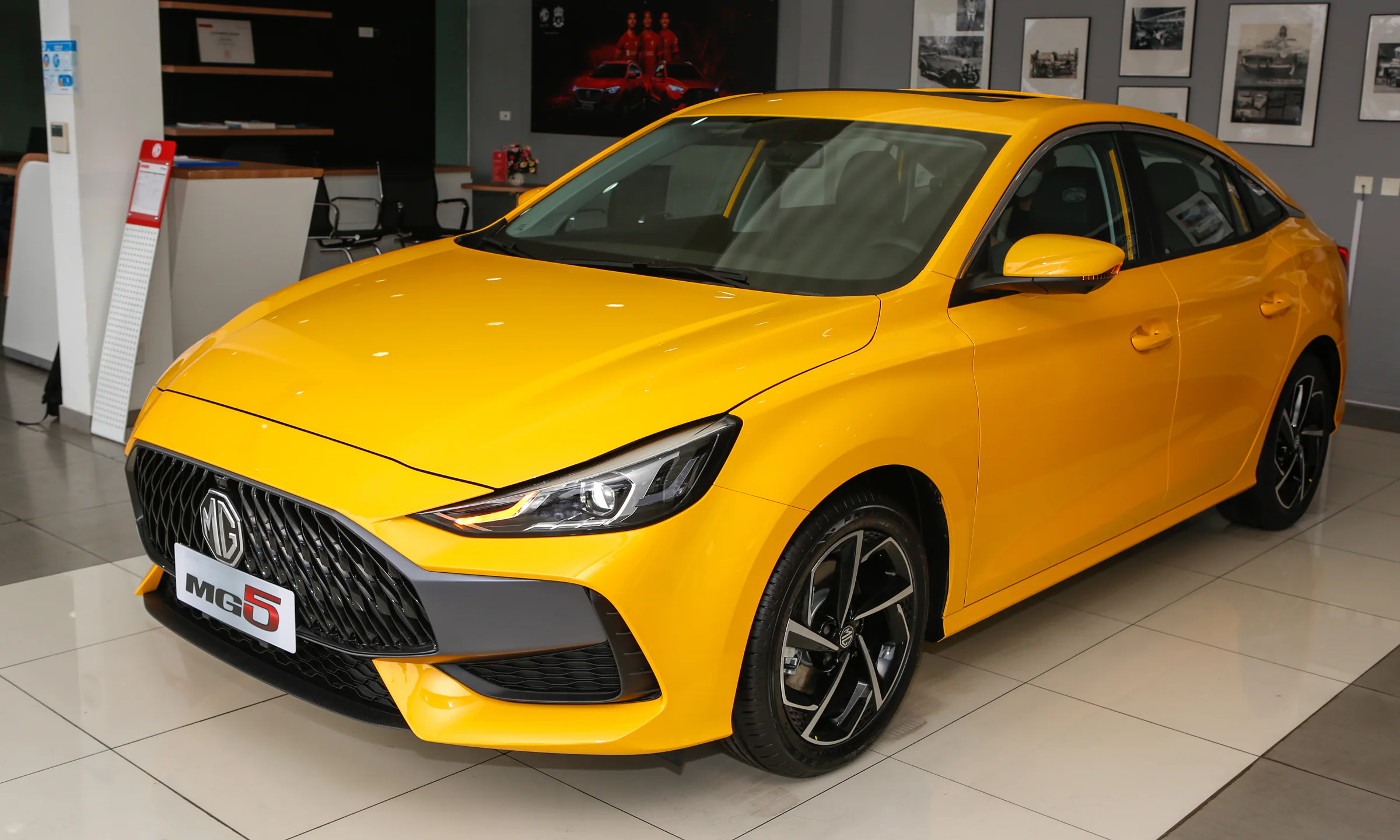MG5 2022 gia nhập hội Sedan hạng C gây khó khăn cho các đối thủ KIA K3, Mazda3,...
