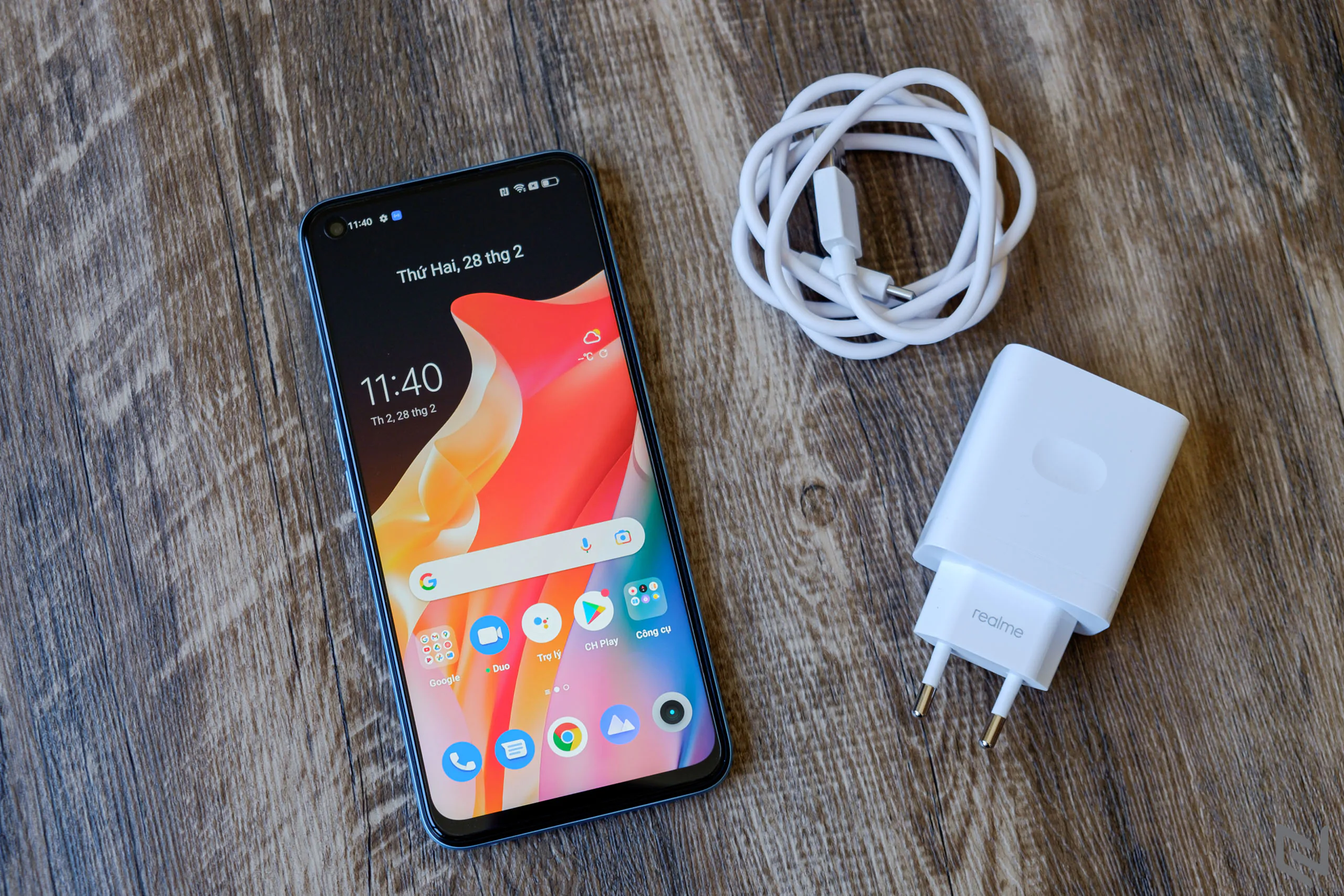 Mở hộp realme 9 Pro: Mặt lưng lấp lánh cực đẹp, camera 64MP,chạy Snapdragon 695 5G