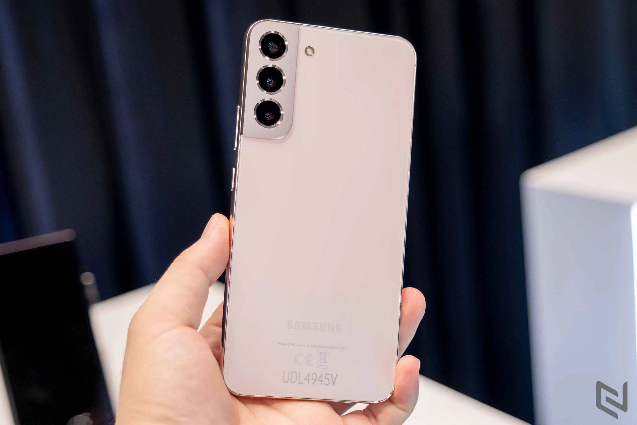 Trên tay bộ ba Galaxy S22 Series: Thiết kế mới, vi xử lý mạnh mẽ, phiên bản Ultra ấn tượng