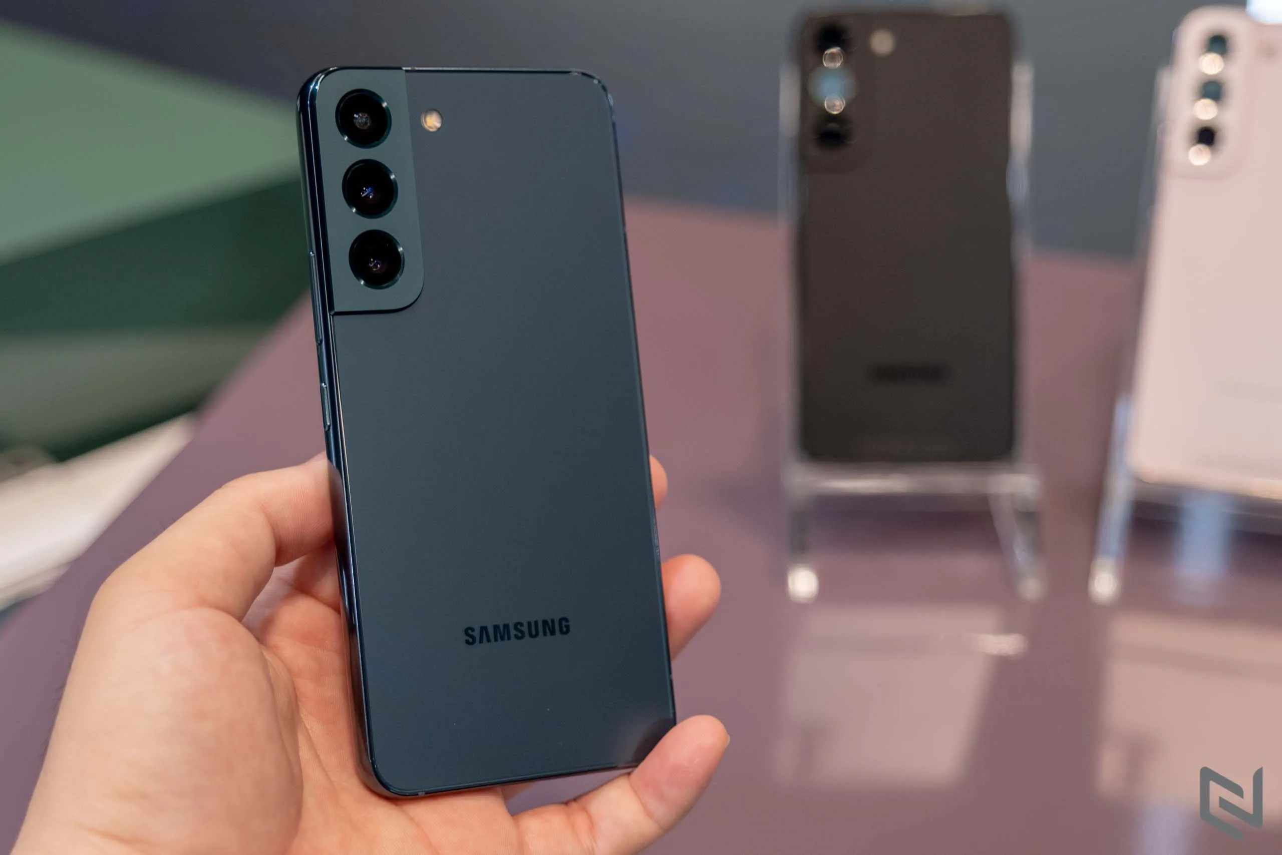 Trên tay bộ ba Galaxy S22 Series: Thiết kế mới, vi xử lý mạnh mẽ, phiên bản Ultra ấn tượng