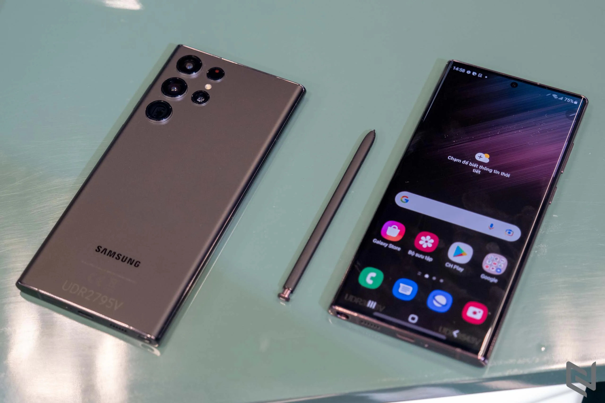 Trên tay bộ ba Galaxy S22 Series: Thiết kế mới, vi xử lý mạnh mẽ, phiên bản Ultra ấn tượng