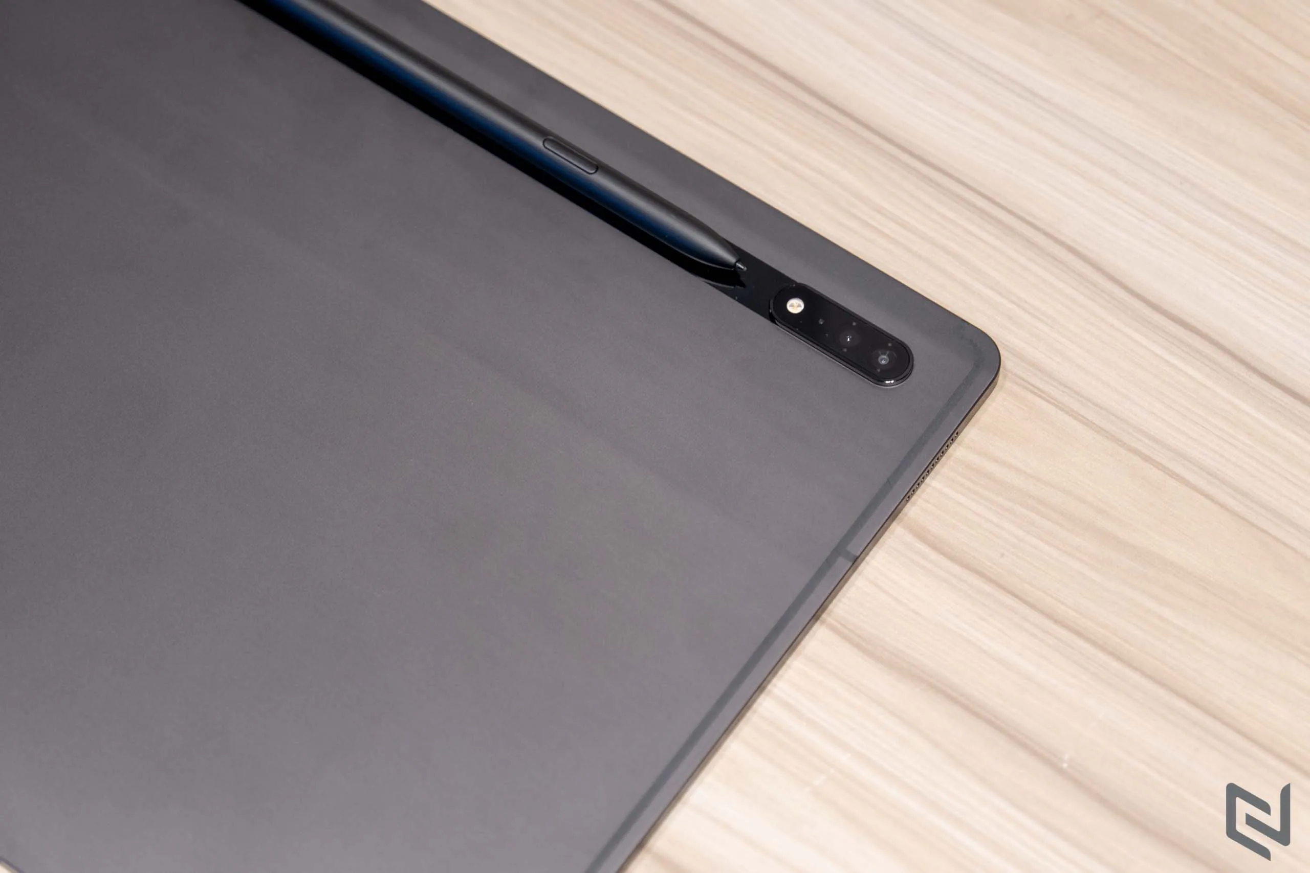 Cận cảnh Samsung Galaxy Tab S8 series vừa ra mắt: Thiết kế cao cấp, màn hình lớn, vi xử lý mạnh mẽ