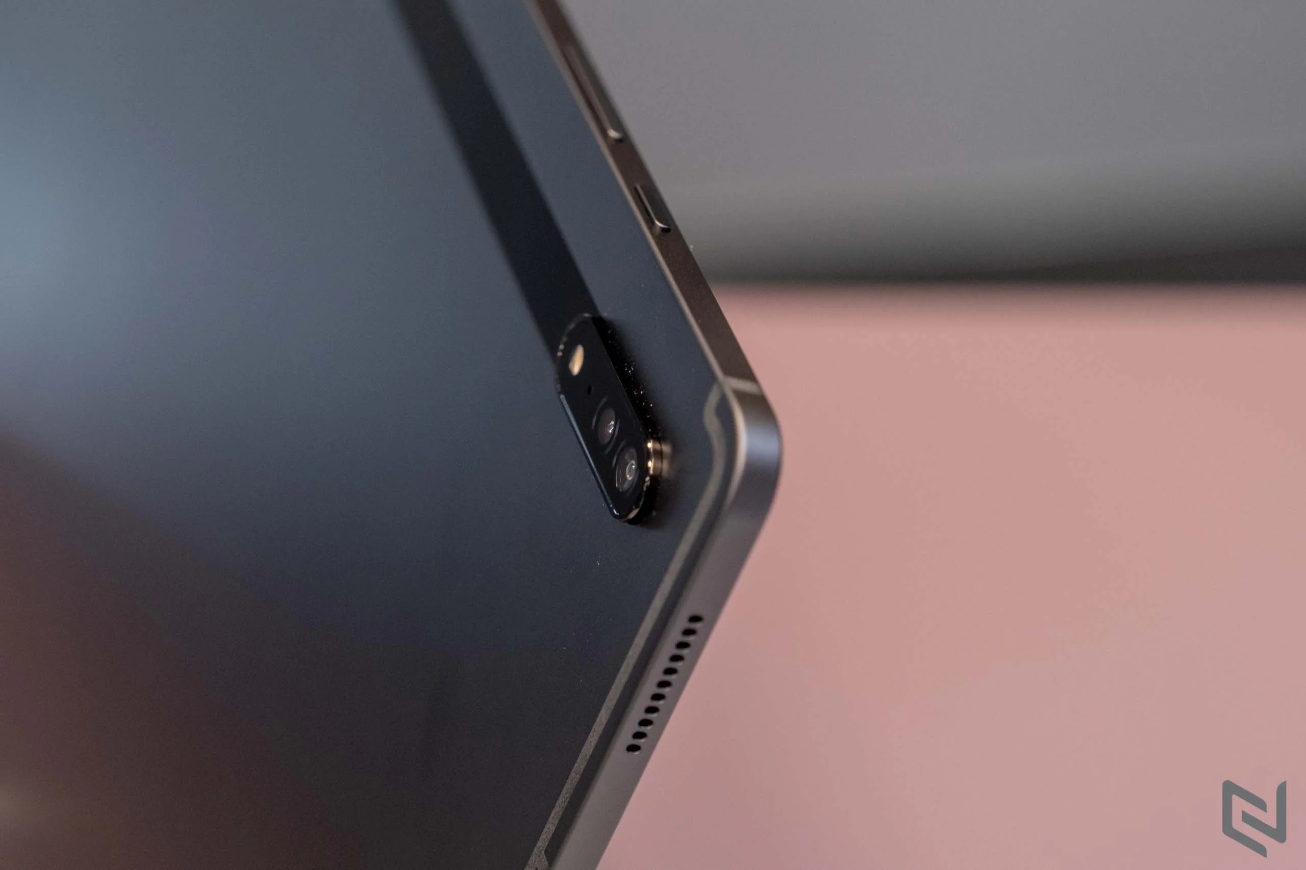 Cận cảnh Samsung Galaxy Tab S8 series vừa ra mắt: Thiết kế cao cấp, màn hình lớn, vi xử lý mạnh mẽ