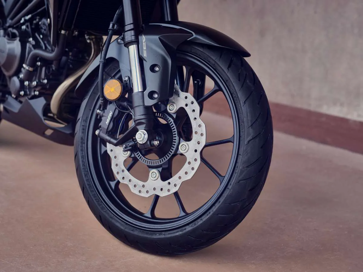 Honda CB300R 2022 lột xác toàn diện với vẻ ngoài mới hấp dẫn hơn