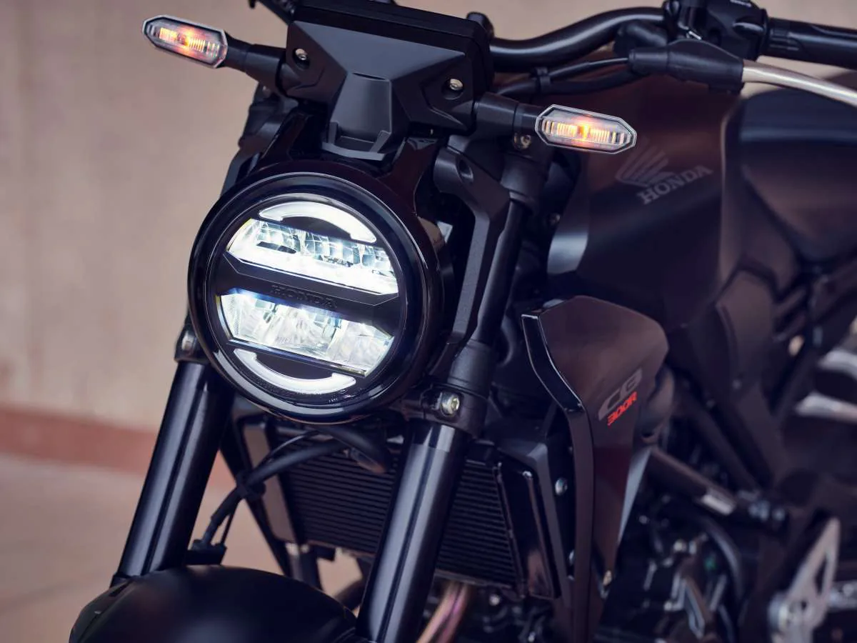 Honda CB300R 2022 lột xác toàn diện với vẻ ngoài mới hấp dẫn hơn