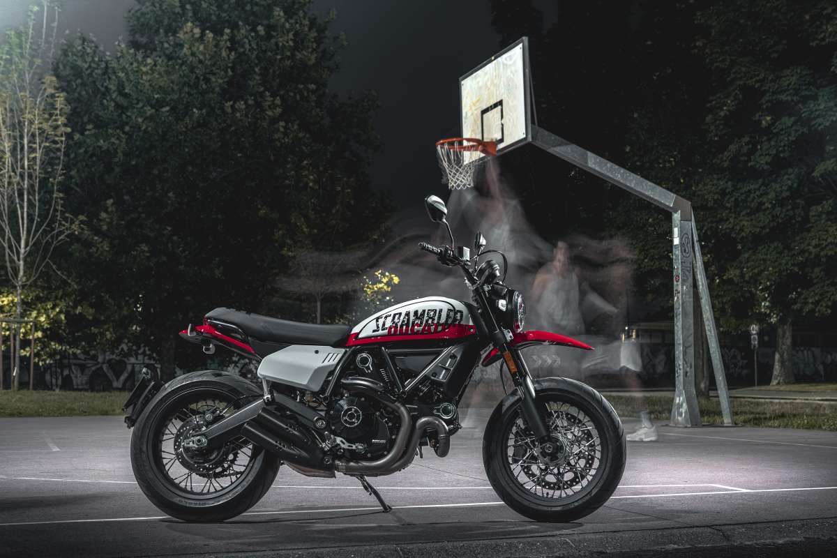 Ducati Scrambler Urban Motard 2022 giá chính thức 404 triệu – Mẫu Scrambler lai phong cách Motard với vẻ ngoài đương đại
