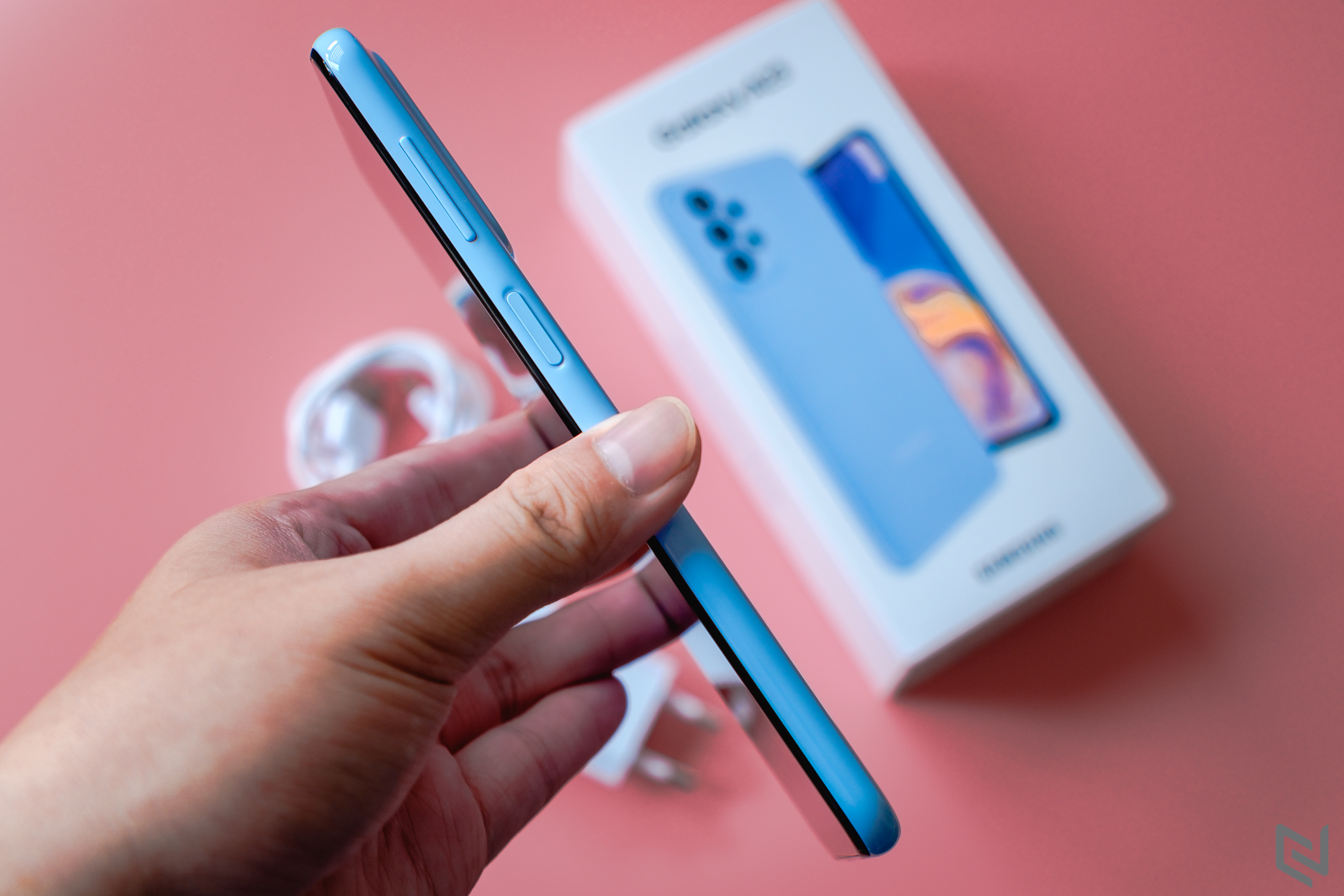 Trên tay Samsung Galaxy A23: Màu sắc tươi tắn và trẻ trung, thông số đáng chú ý trong phân khúc