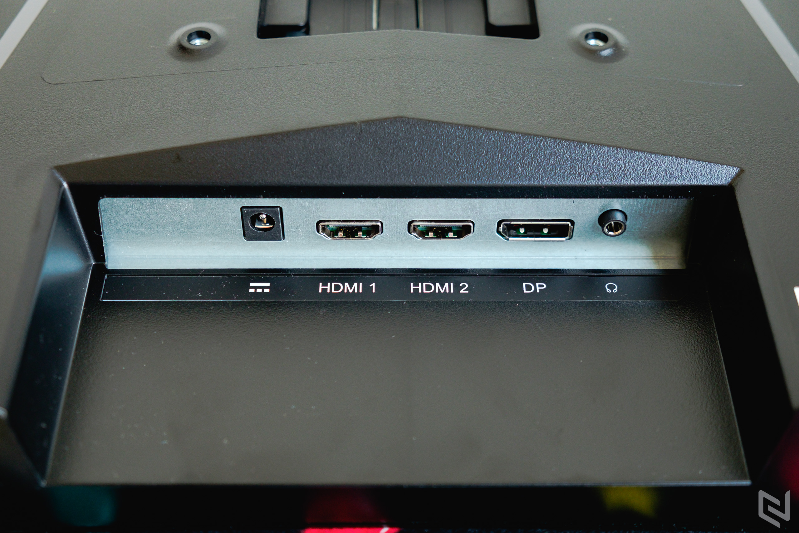 Đánh giá màn hình cong chơi game ViewSonic VX3219-PC-MHD: Màn to, tần số quét siêu nhanh với giá tốt luôn rất hấp dẫn