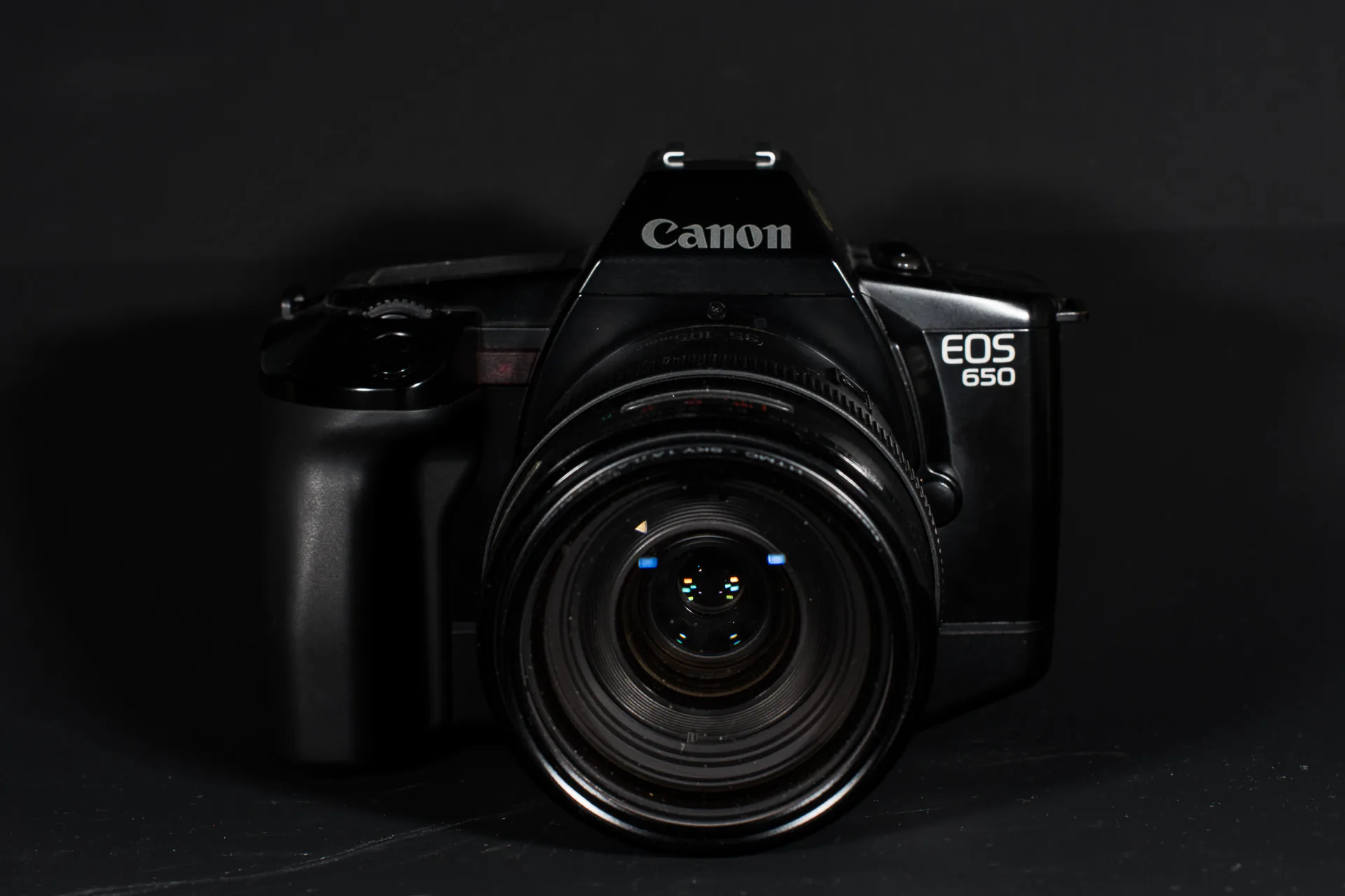 Canon kỉ niệm 35 năm ra mắt hệ thống EOS