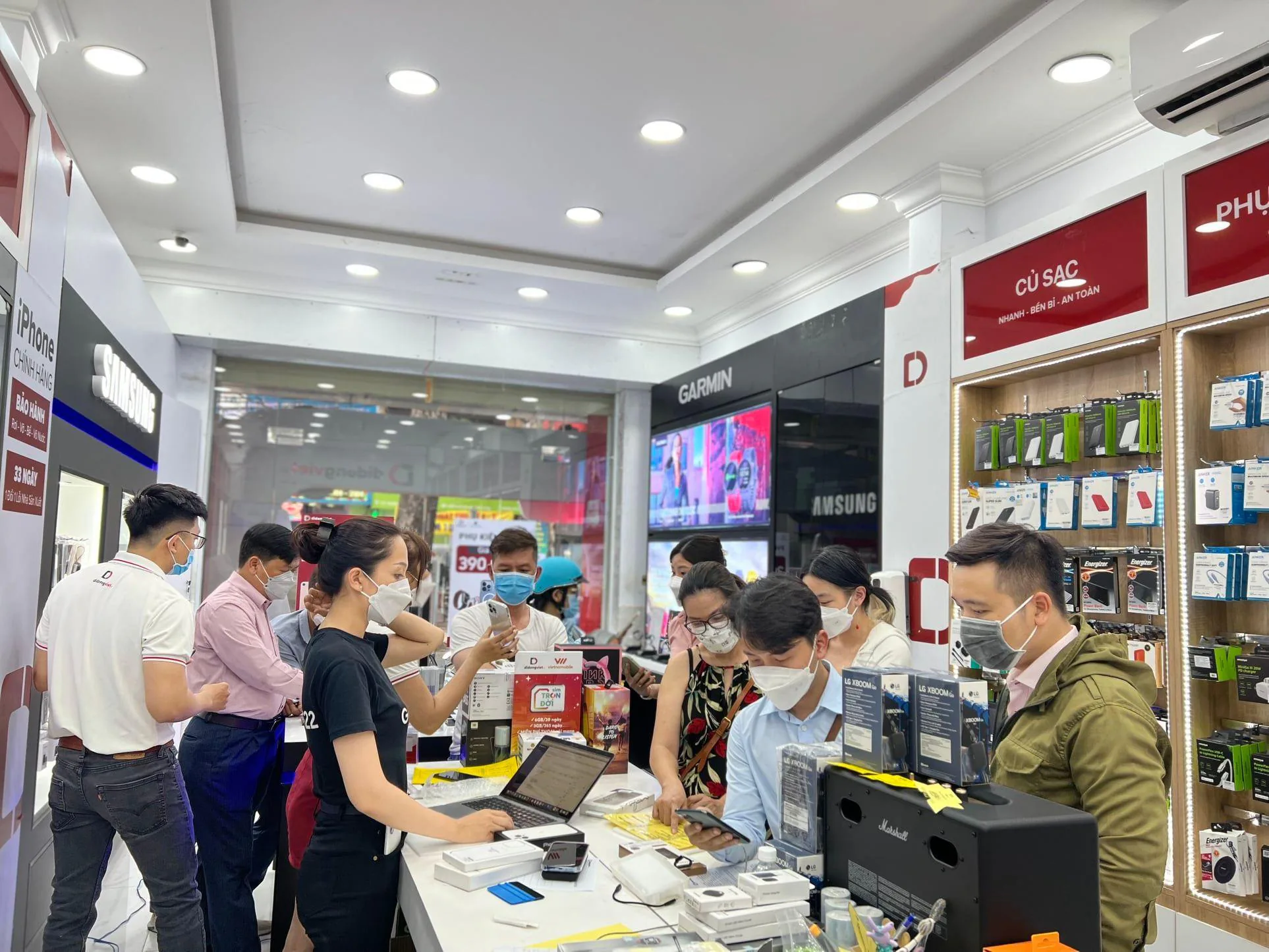 Cập nhật giá bán iPhone 13 series tháng 3: Giảm đến 6 triệu, giá tốt nhất từ trước tới nay