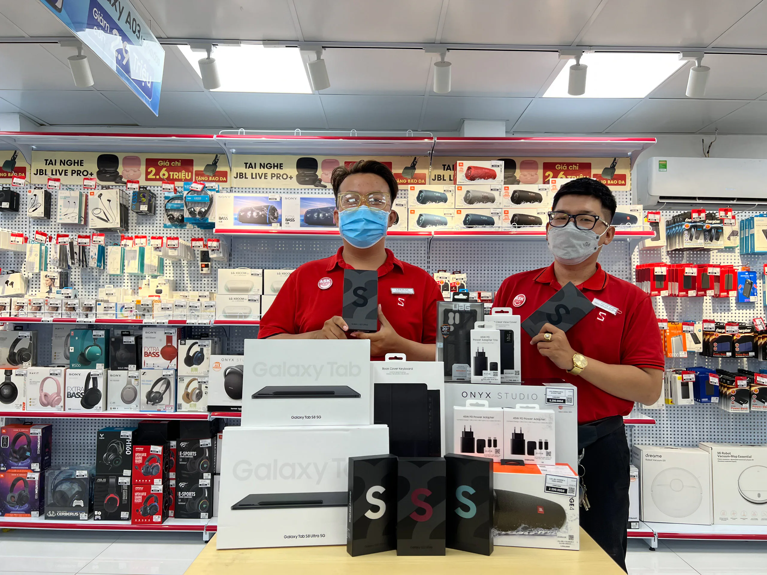 CellphoneS mở bán hơn 3000 đơn đặt mua Galaxy S22 series vào 6h sáng
