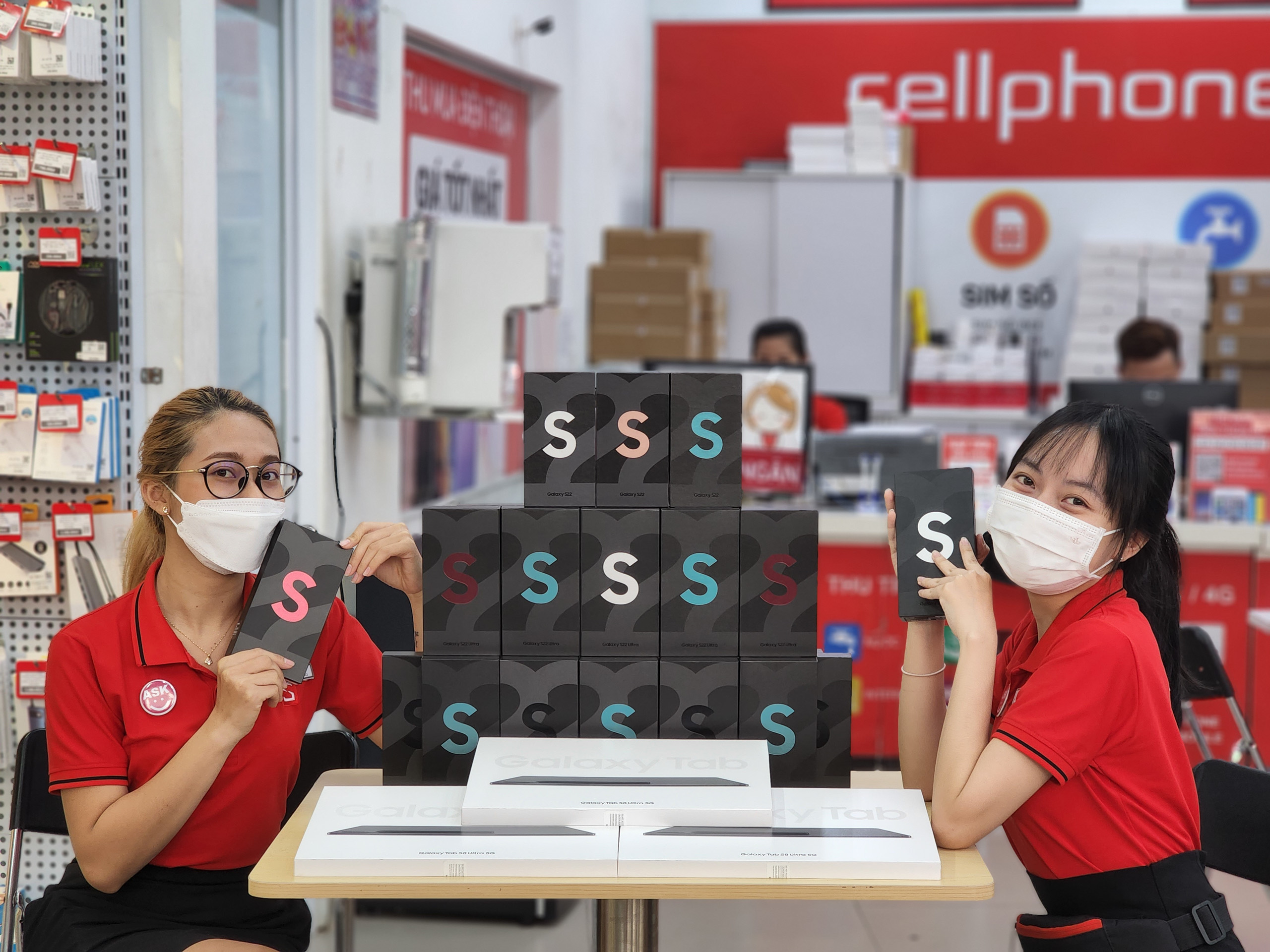 CellphoneS mở bán hơn 3000 đơn đặt mua Galaxy S22 series vào 6h sáng
