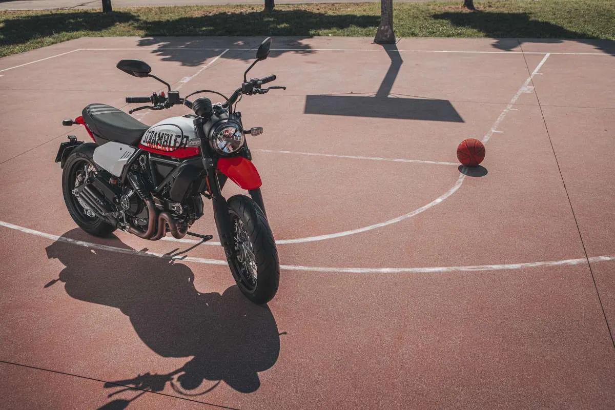 Ducati Scrambler Urban Motard 2022 giá chính thức 404 triệu – Mẫu Scrambler lai phong cách Motard với vẻ ngoài đương đại