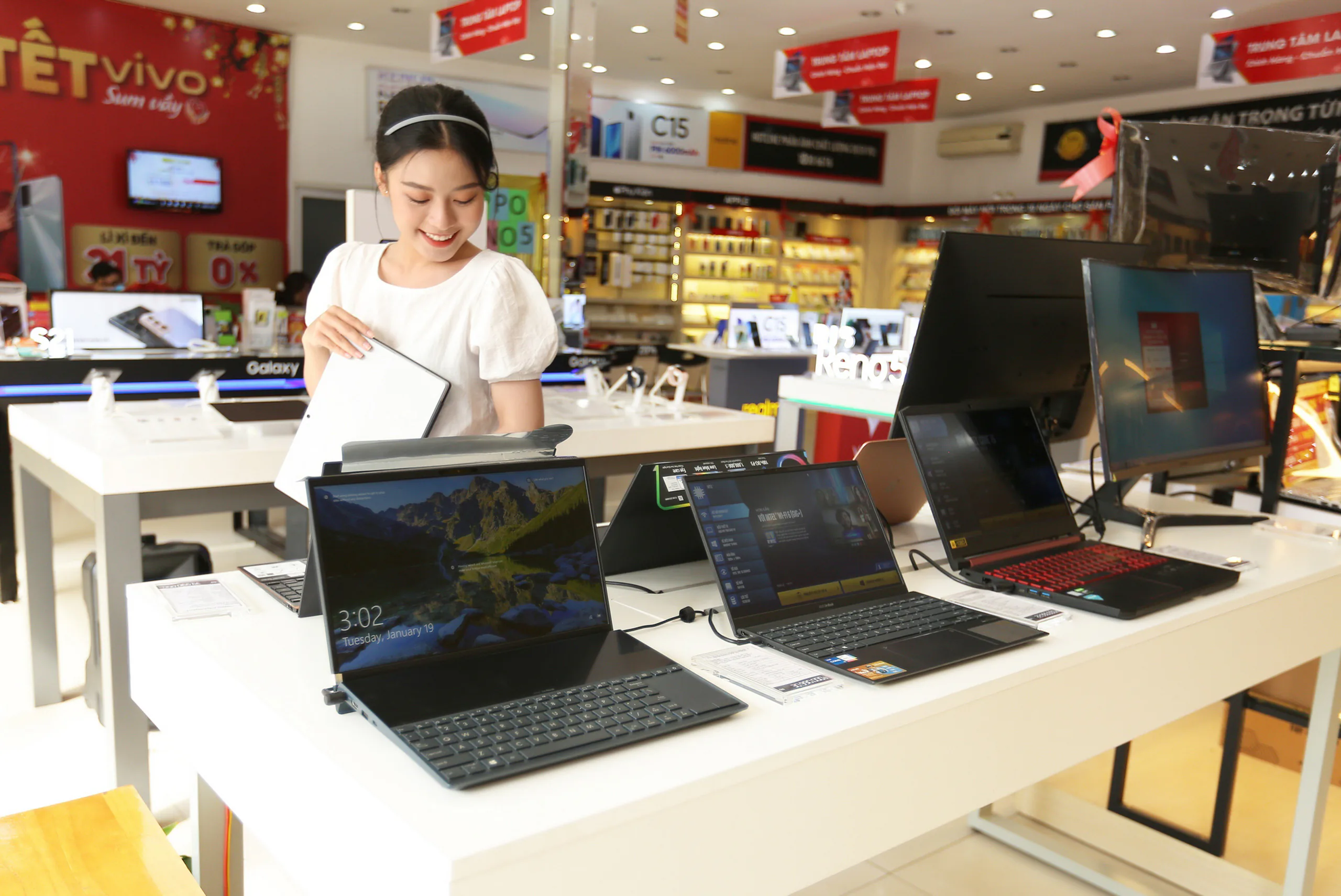 FPT Shop mở hơn 150 Trung tâm laptop, củng cố vị trí dẫn đầu trên thị trường laptop
