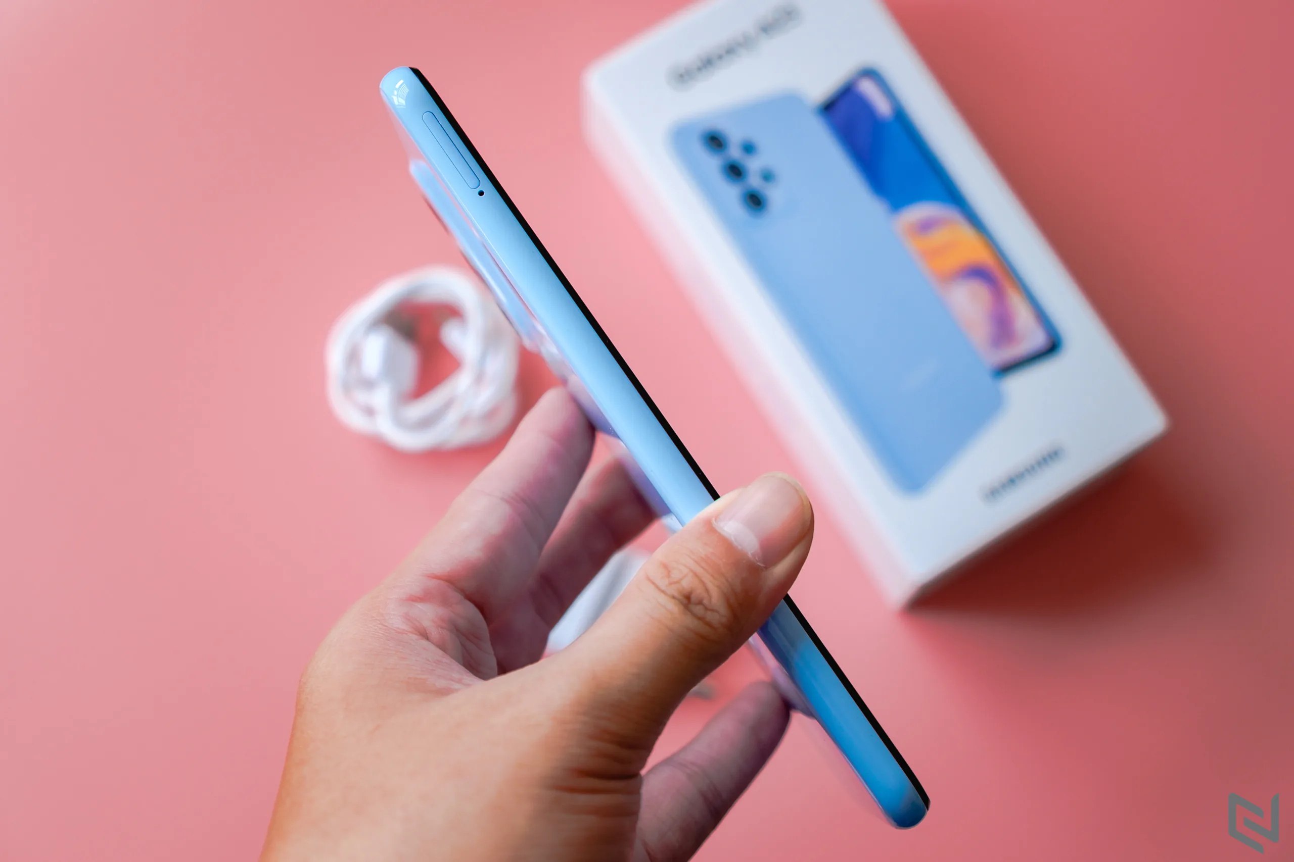 Trên tay Samsung Galaxy A23: Màu sắc tươi tắn và trẻ trung, thông số đáng chú ý trong phân khúc
