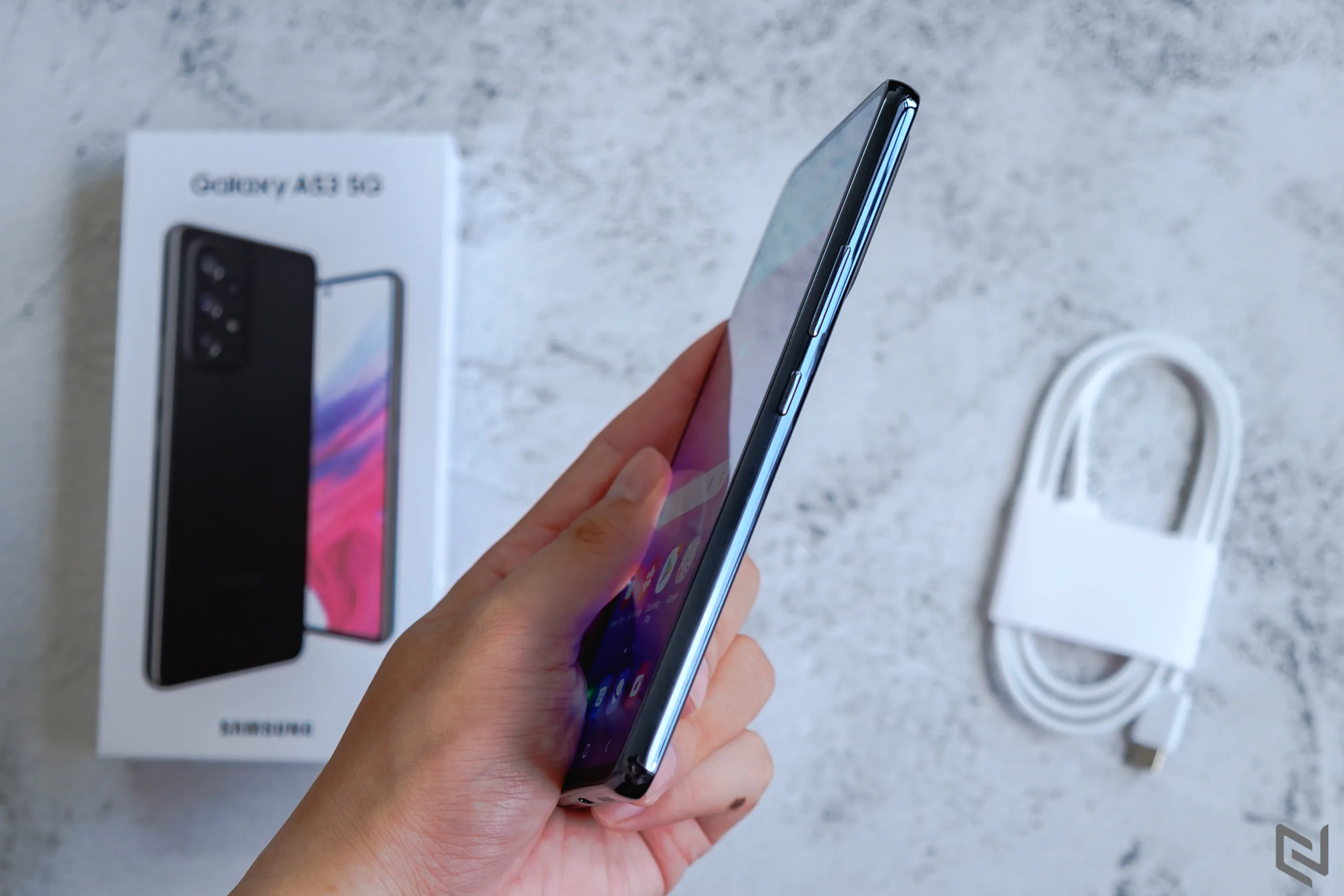 Mở hộp Samsung Galaxy A53 5G chính hãng: Trải nghiệm toàn diện với một mức giá tốt