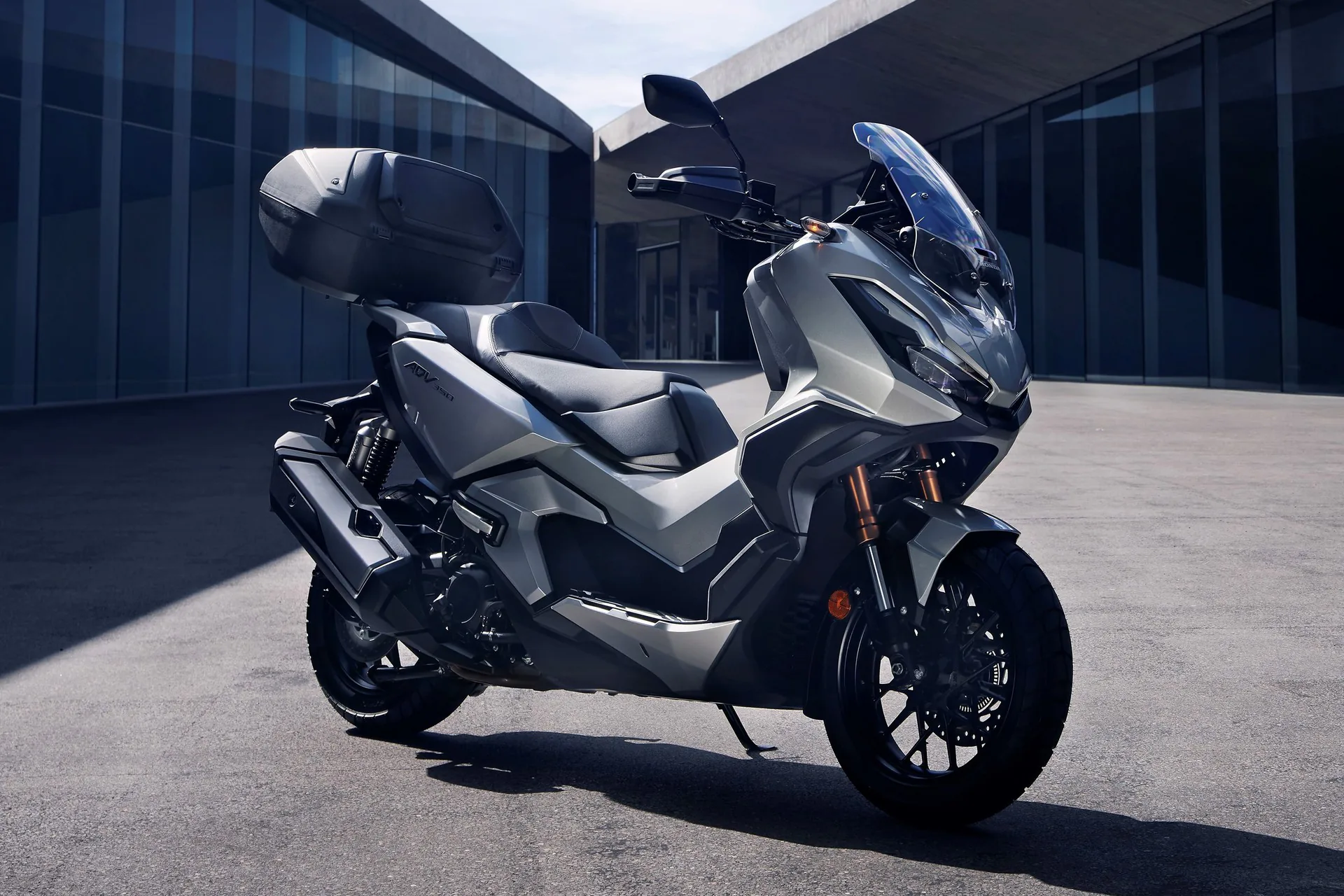Xe tay ga Honda ADV350 hoàn toàn mới sắp về Việt Nam