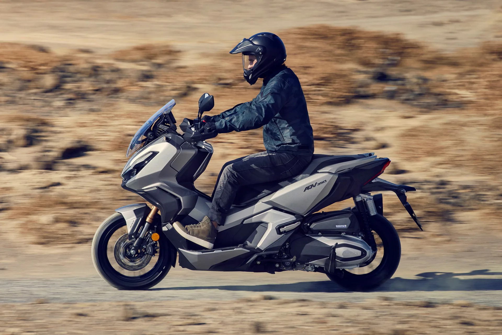 Xe tay ga Honda ADV350 hoàn toàn mới sắp về Việt Nam