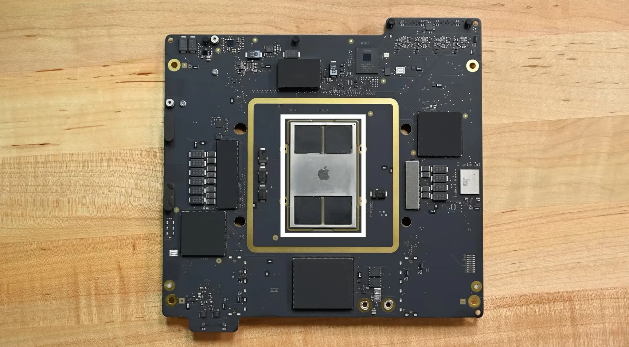 Tháo tung Mac Studio cùng iFixit: Thay thế được SSD, nhưng nâng cấp thì không