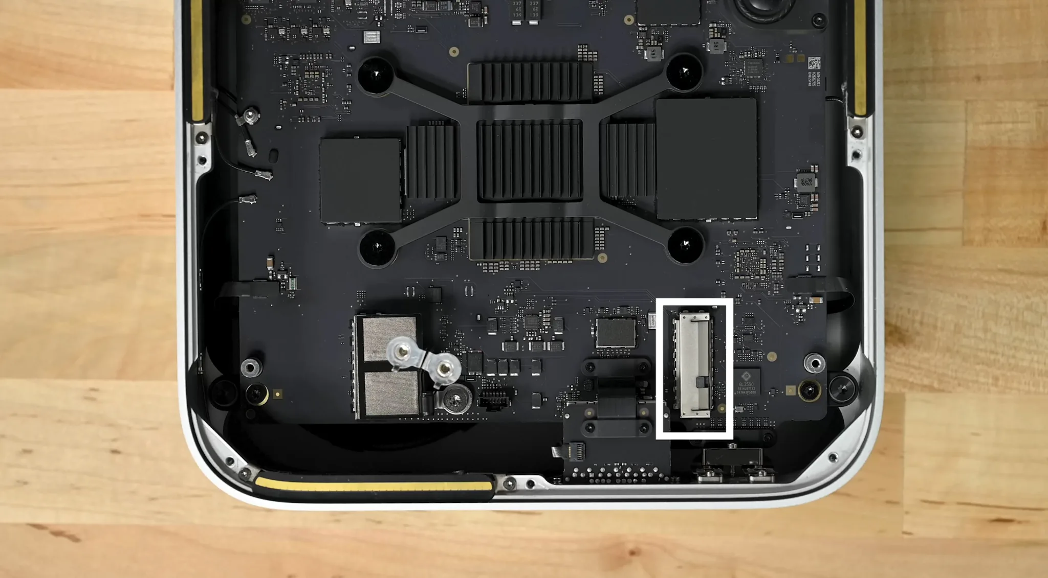 Tháo tung Mac Studio cùng iFixit: Thay thế được SSD, nhưng nâng cấp thì không