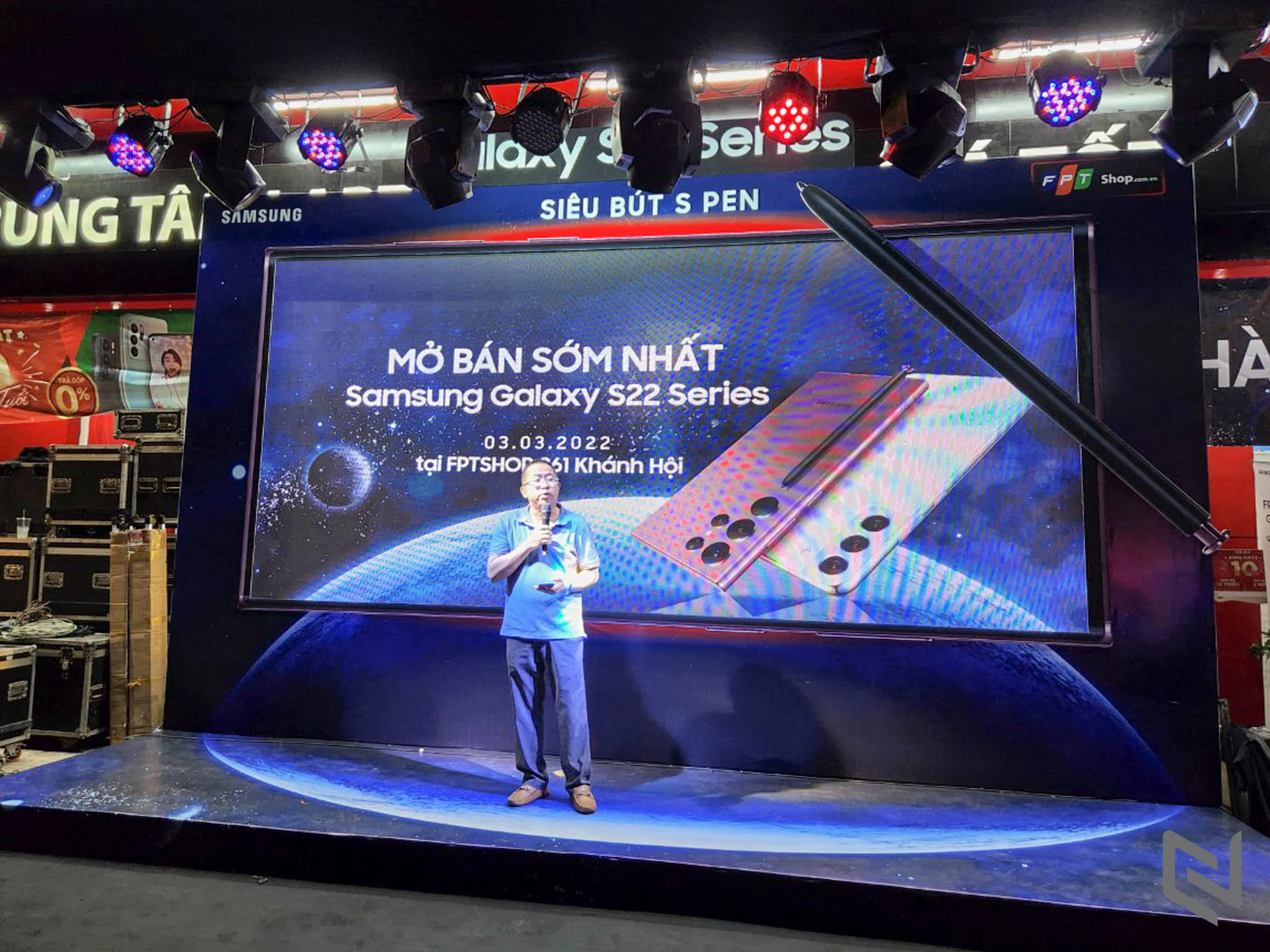 Quang cảnh buổi mở bán Galaxy S22 series đầu tiên Việt Nam tại FPT Shop
