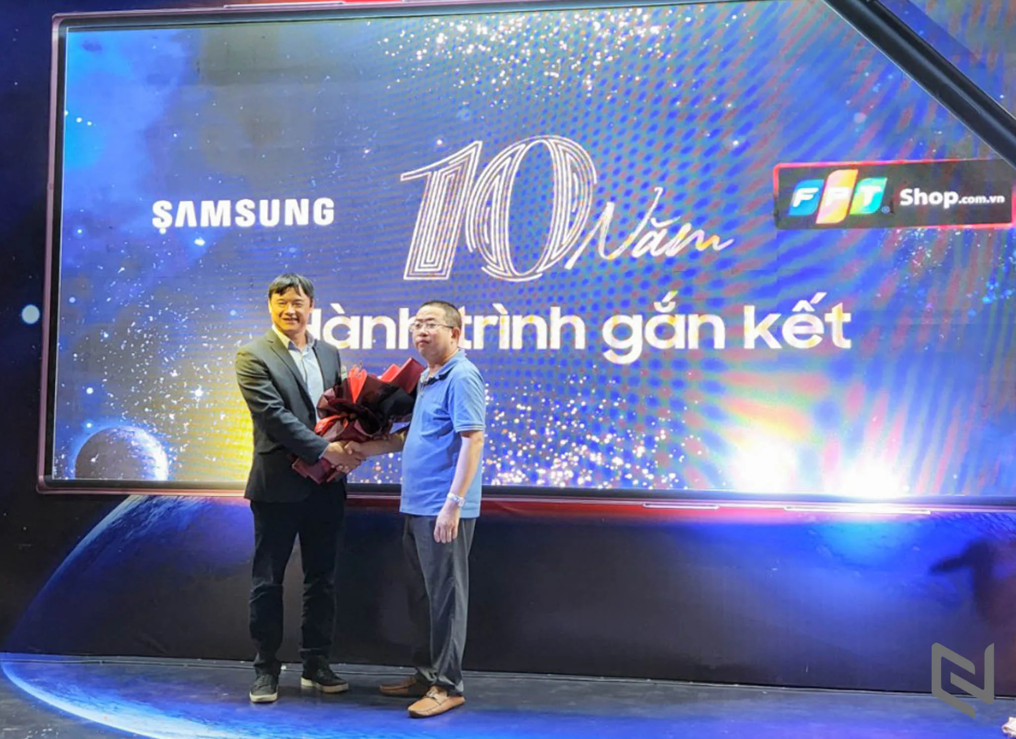 Quang cảnh buổi mở bán Galaxy S22 series đầu tiên Việt Nam tại FPT Shop