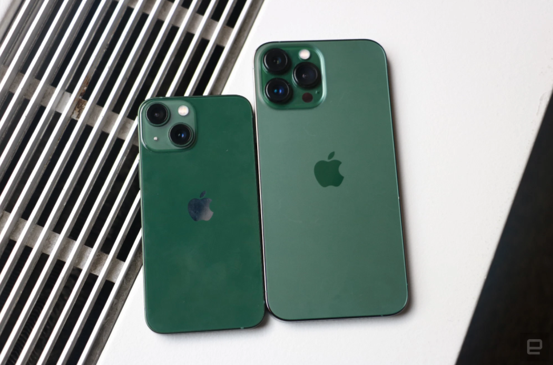 Nhiều người dùng công nghệ quan tâm đến iPhone SE 3 2022, iPad Air 5 và iPhone 13 series màu xanh lục