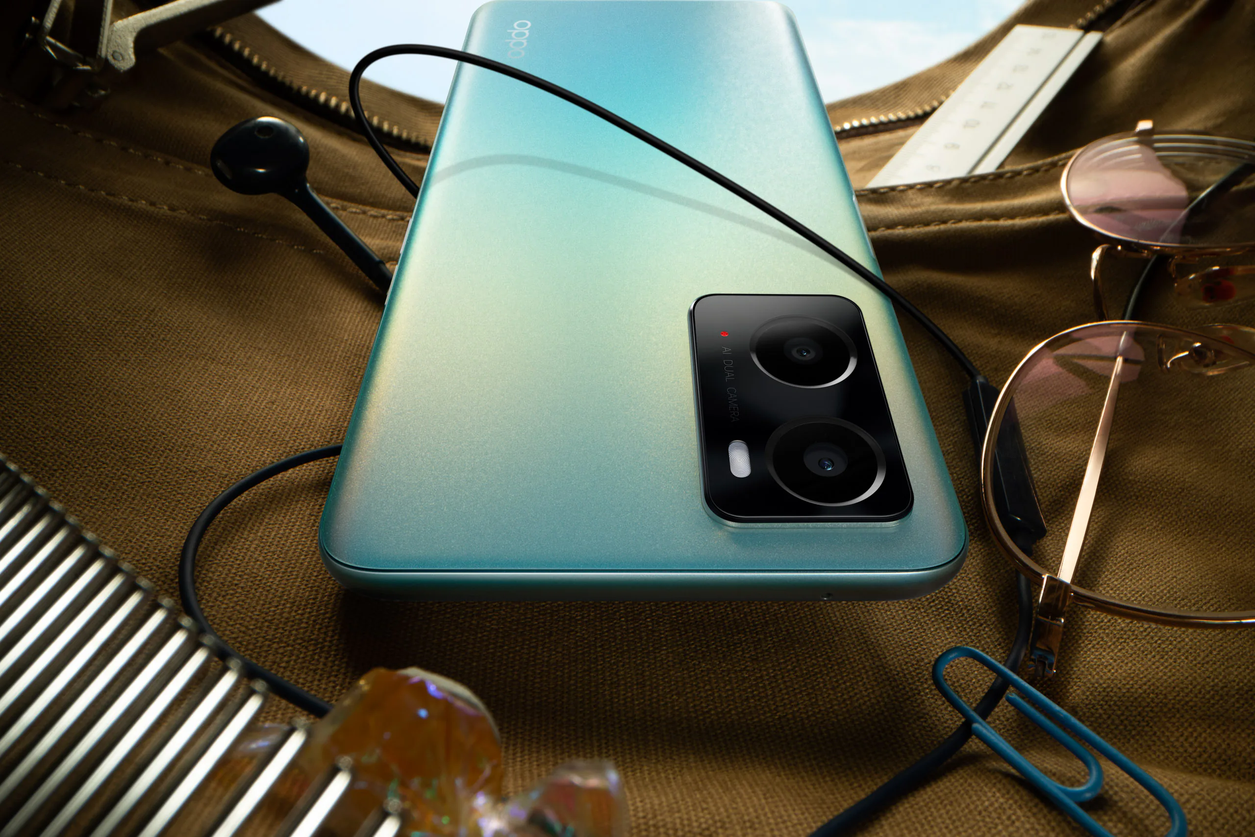 OPPO A76 - smartphone sạc nhanh nhất trong phân khúc
