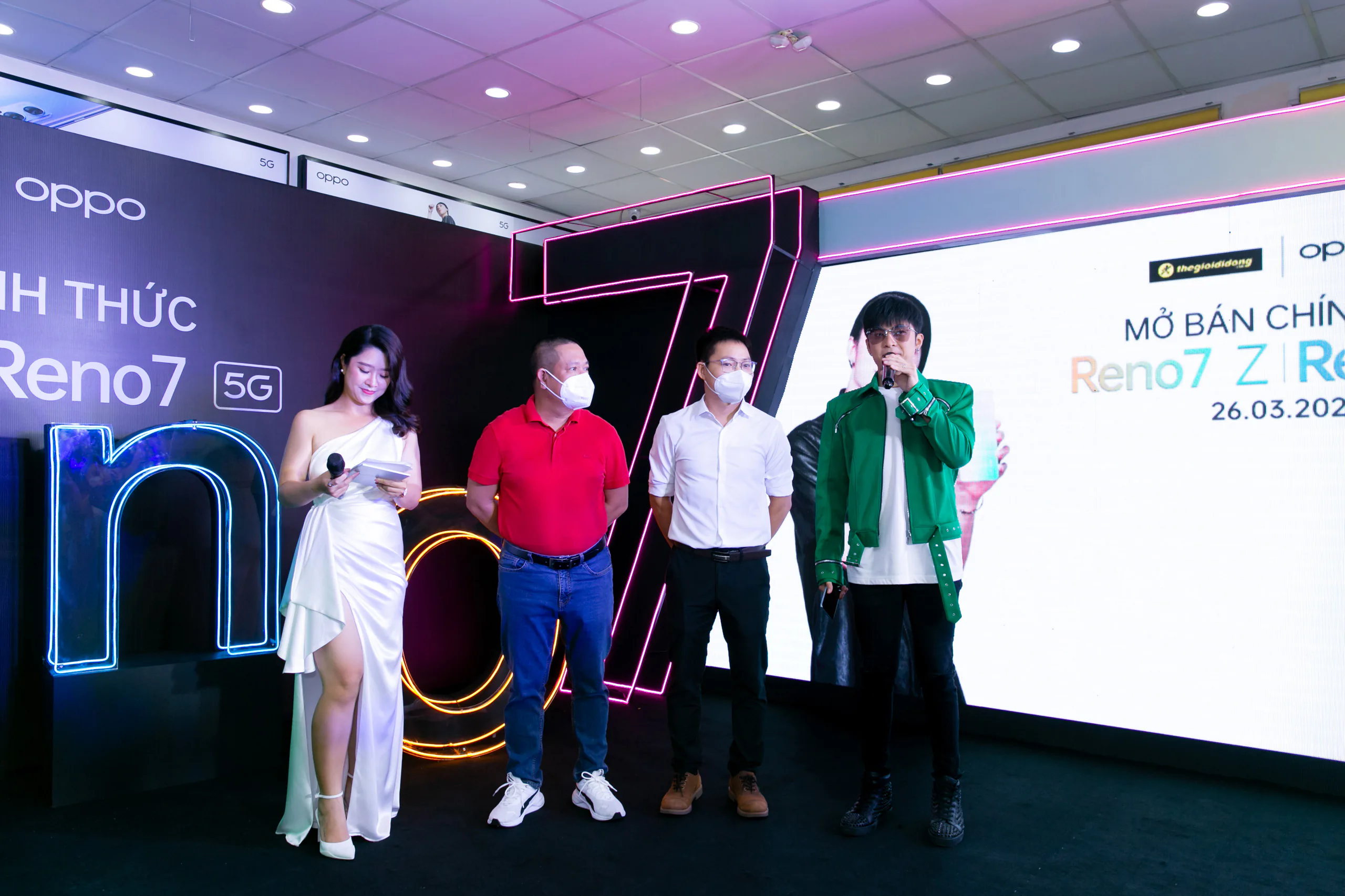 OPPO Reno7 Series 5G bật mở kỷ lục đặt hàng ngay lần đầu tiên đặt chân vào phân khúc cận cao cấp