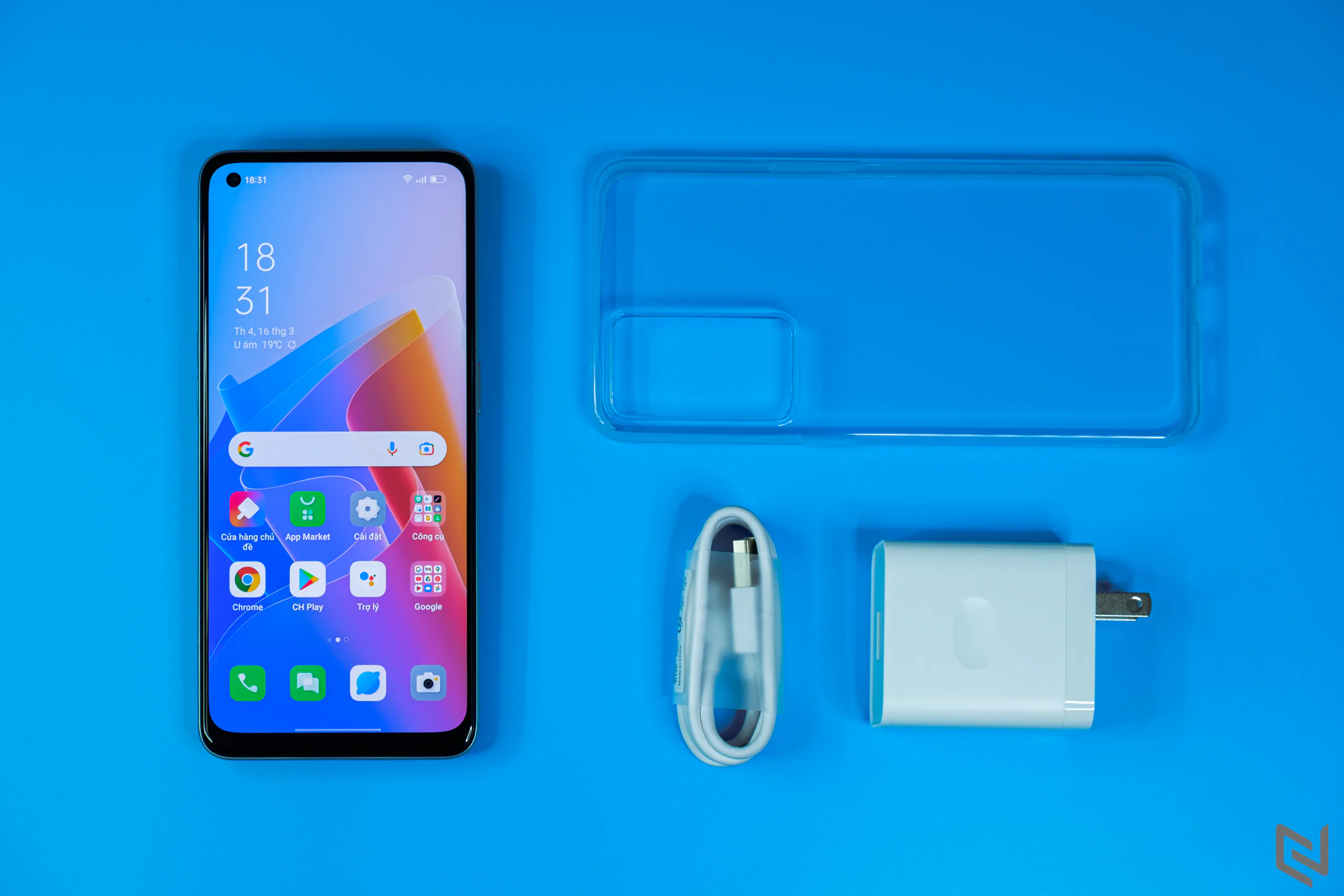 Mở hộp OPPO Reno7 Z 5G: Thiết kế phá cách, viền sáng kép là điểm nhấn